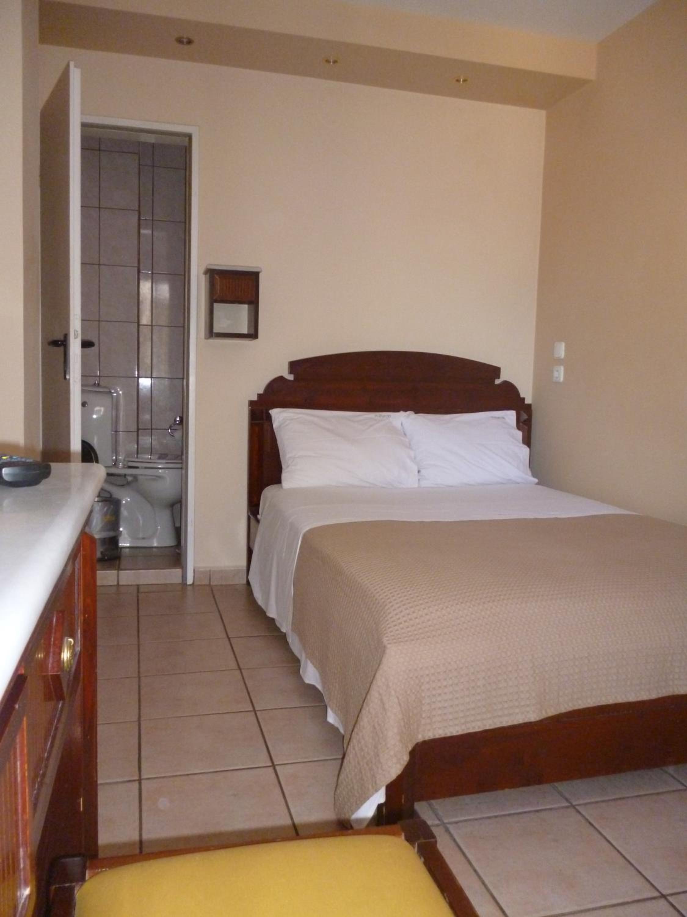 Double or Twin Room photo 2