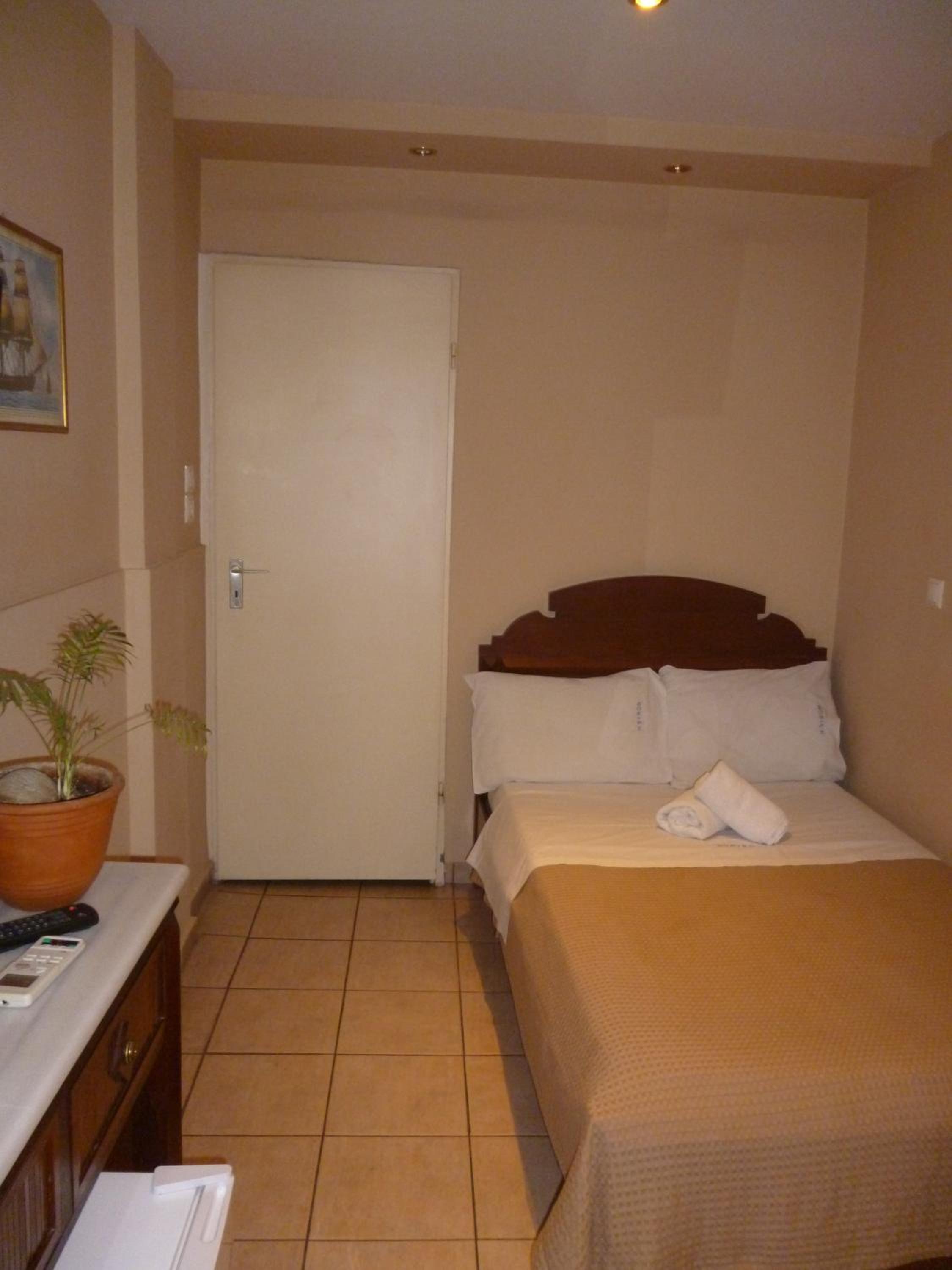 Small Single Room photo 1