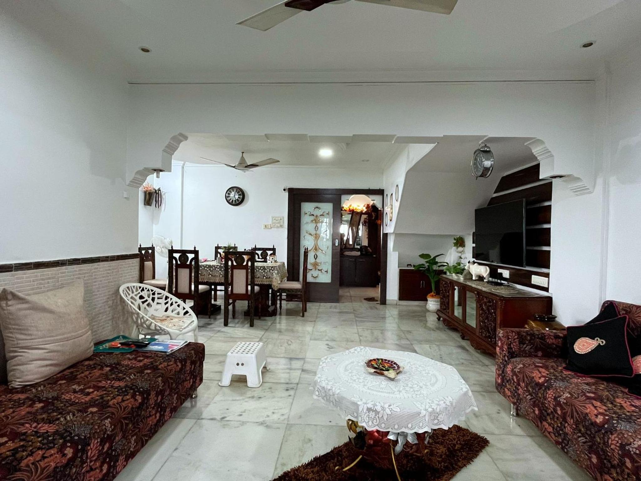 Deluxe Double Room (2 Adults + 1 Child)