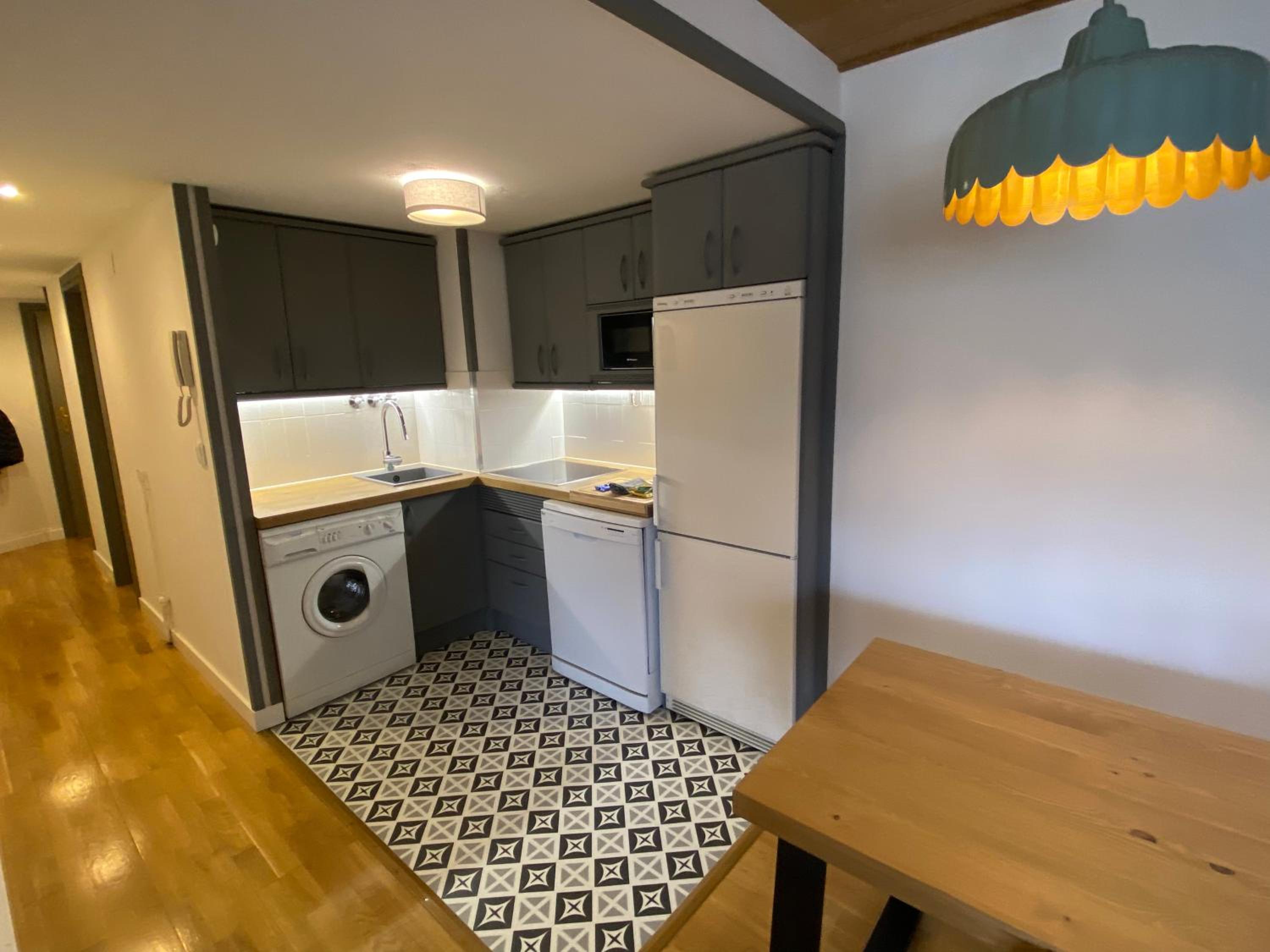 Two-Bedroom Apartment with Mountain View photo 2