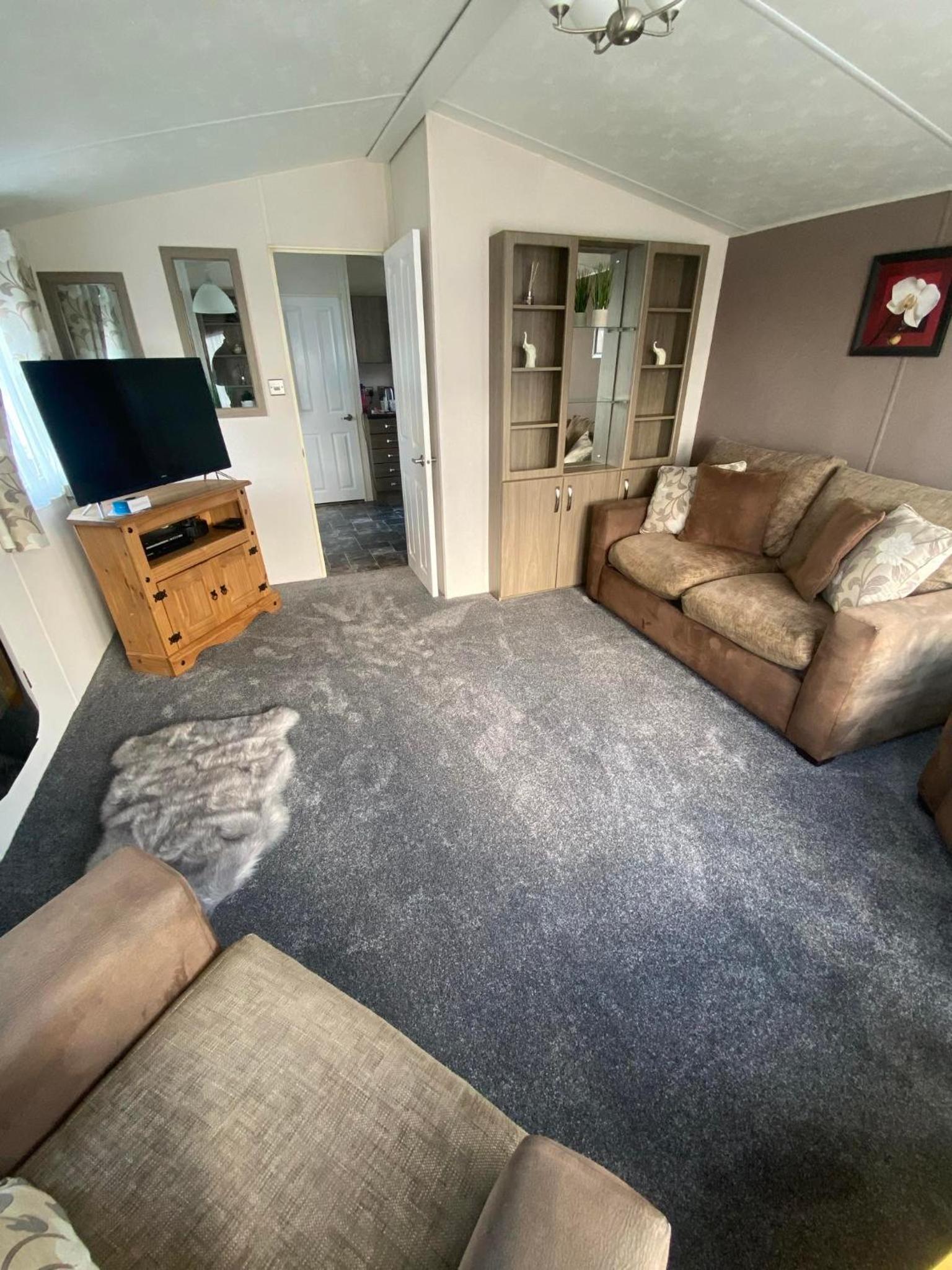 Mobile Home photo 1