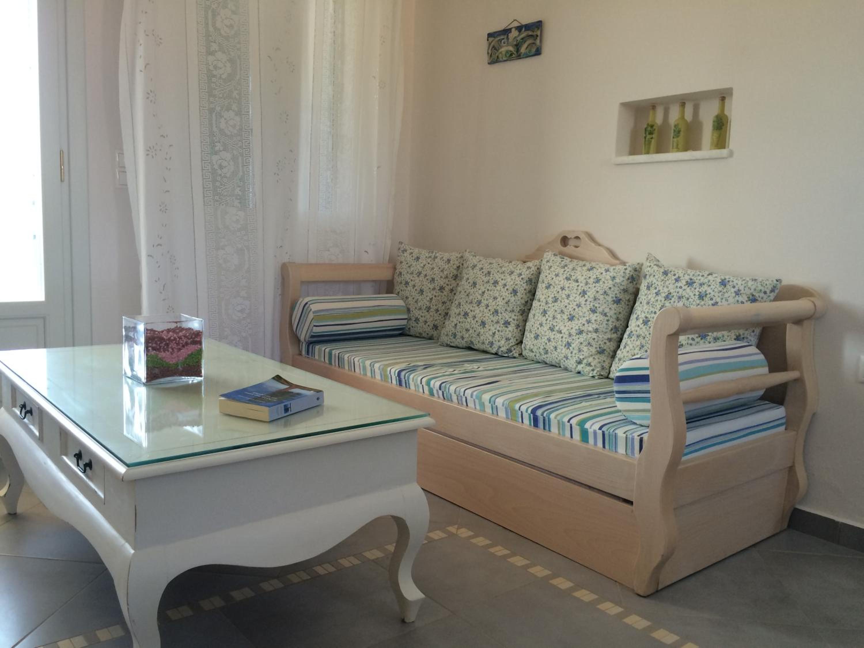 Sunny Family Apartment with Outdoor Hot Tub and Sea View