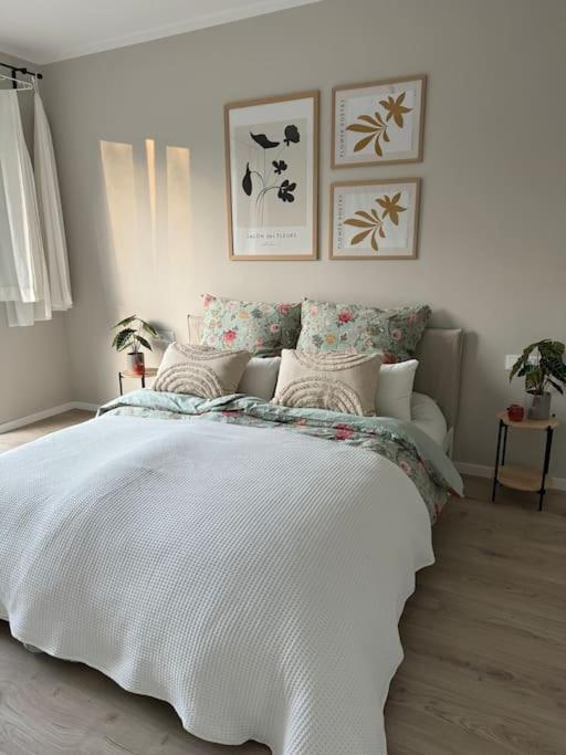 Three-Bedroom House photo 1