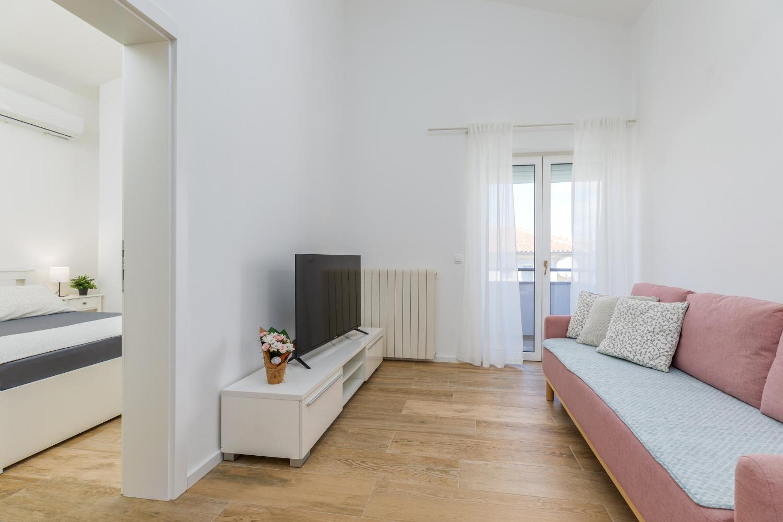 Apartment photo 1