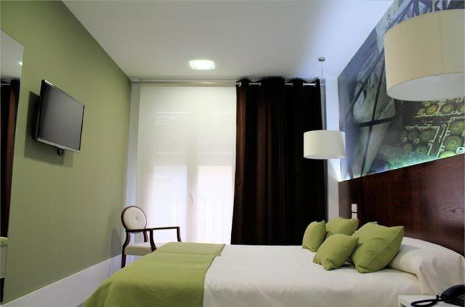 Double or Twin Room - Photo 4