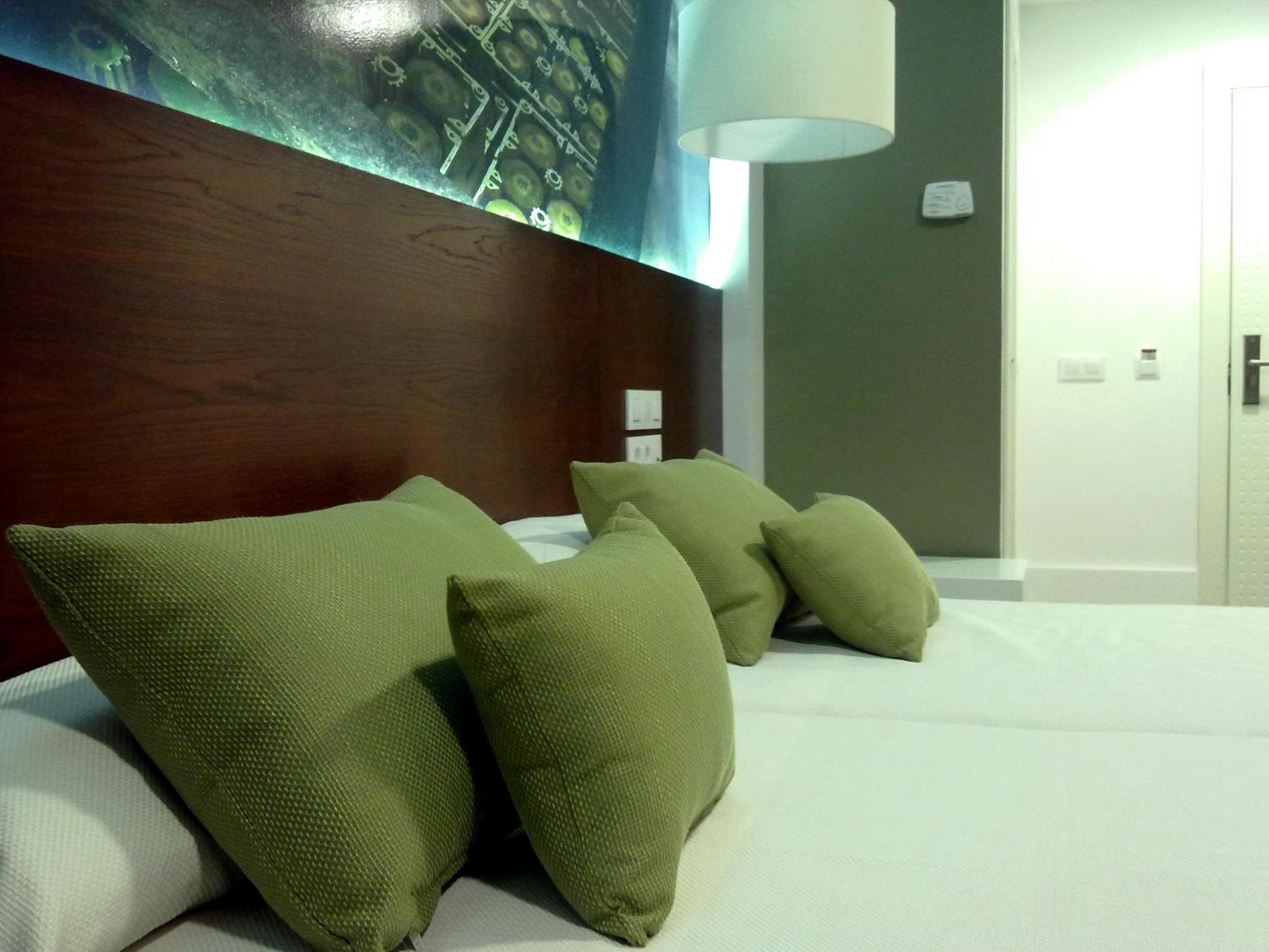 Double or Twin Room - Photo 6