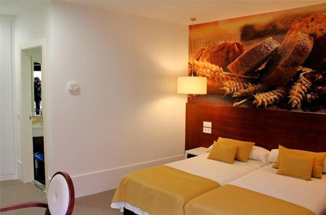 Double or Twin Room - Photo 2