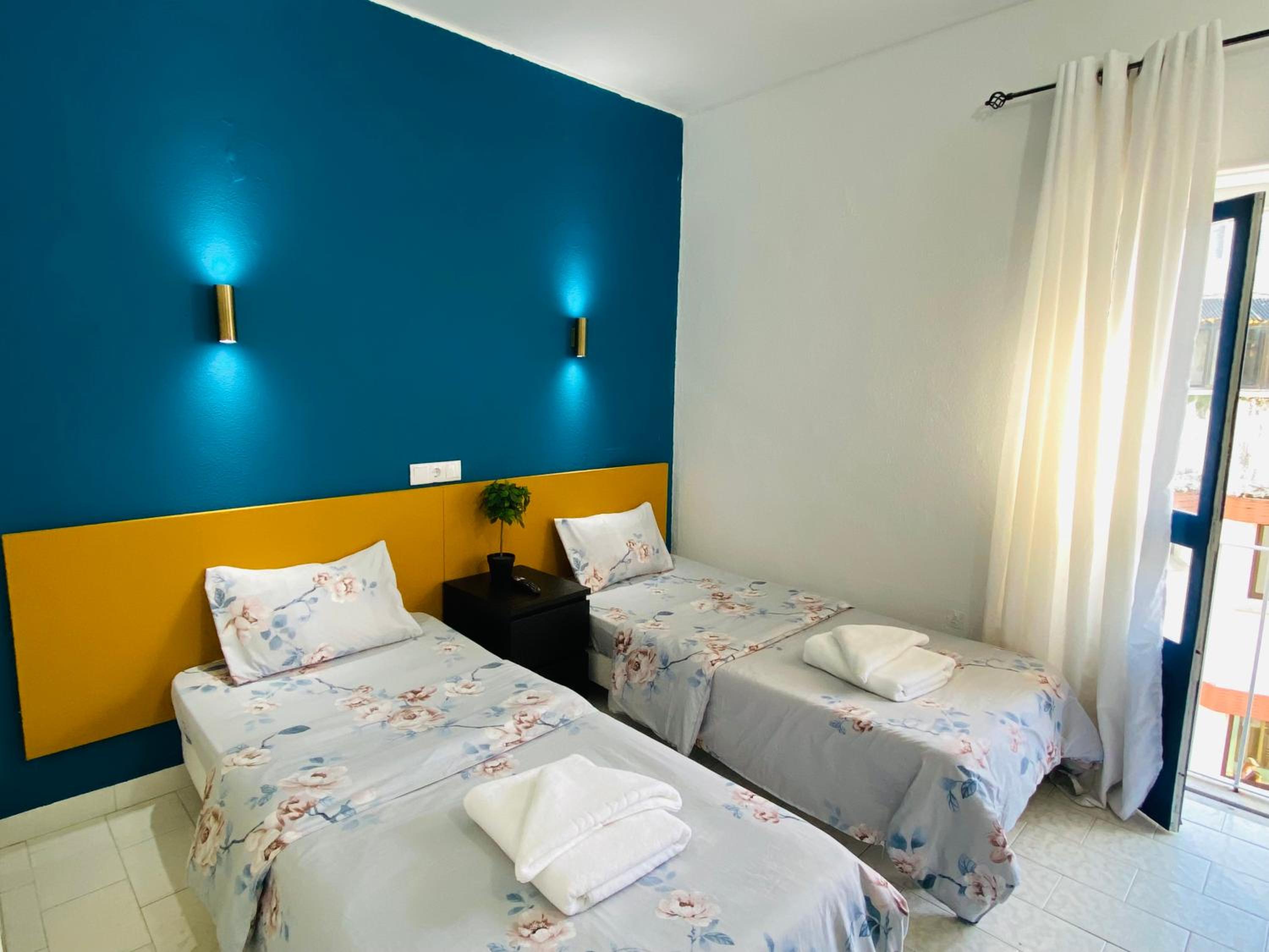 Twin Room with Private Bathroom - Photo 1