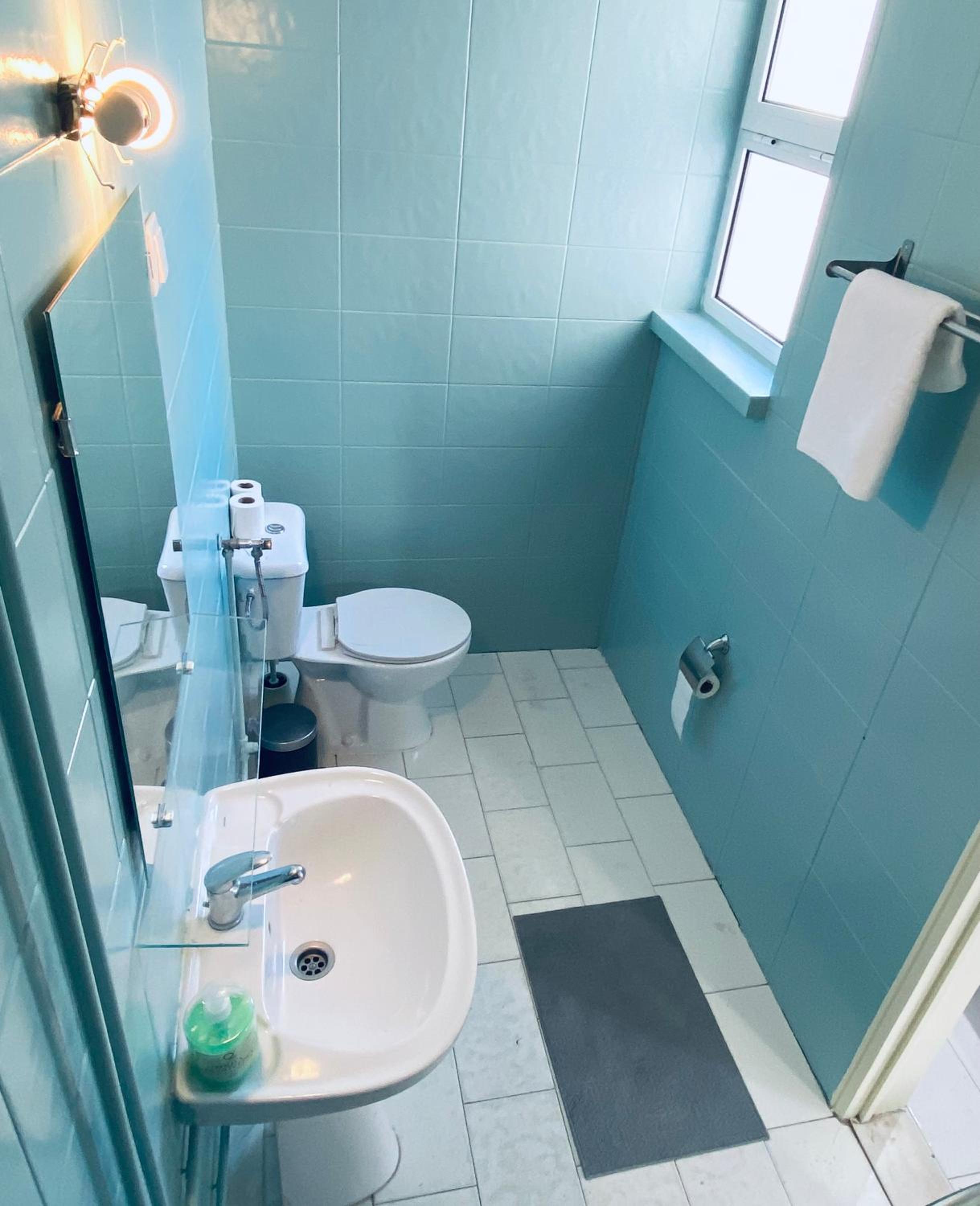 Twin Room with Private Bathroom - Photo 13