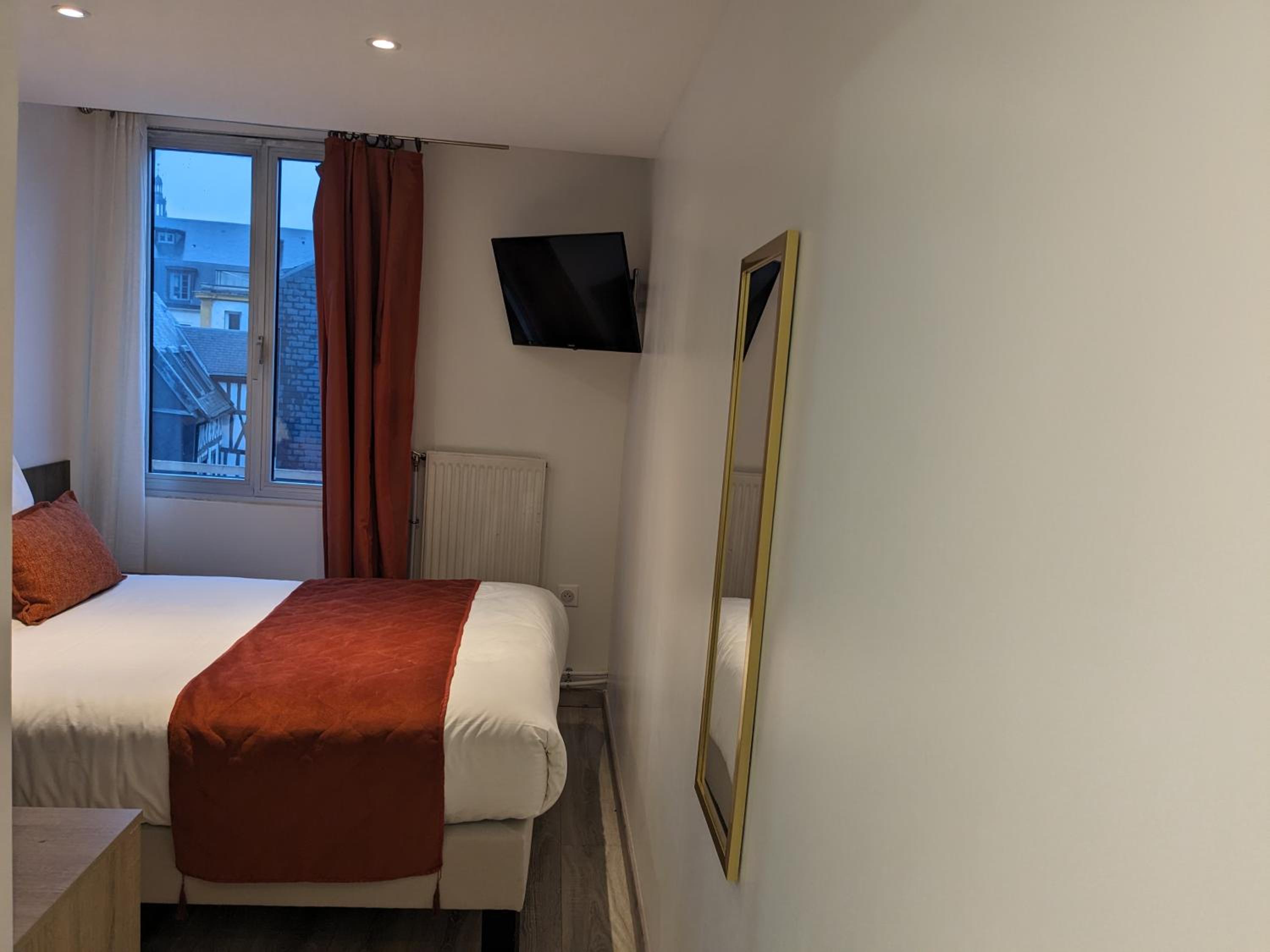 Double Room - Photo 3