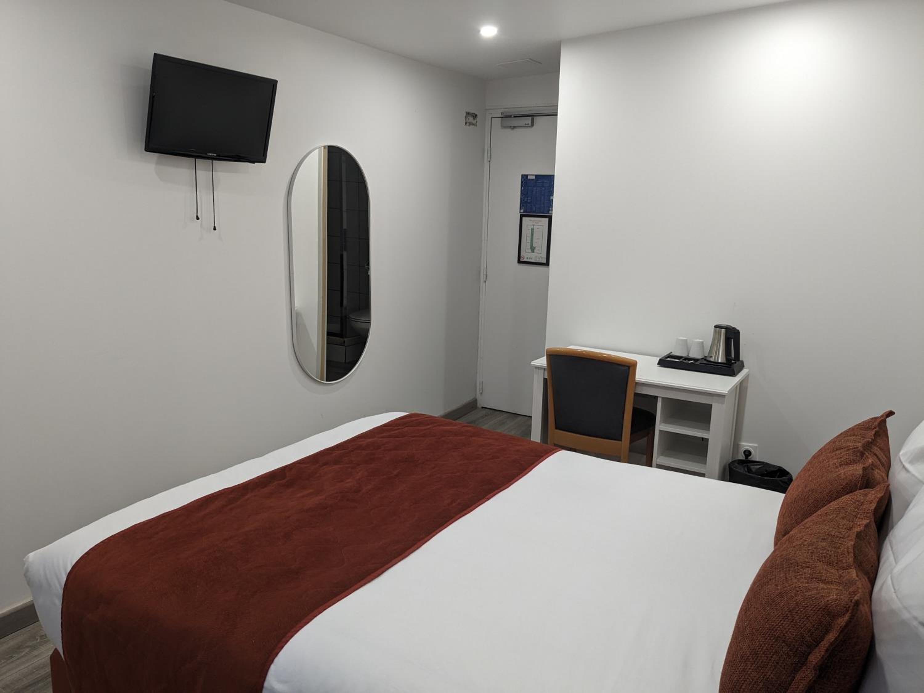 Large Double Room - Photo 15
