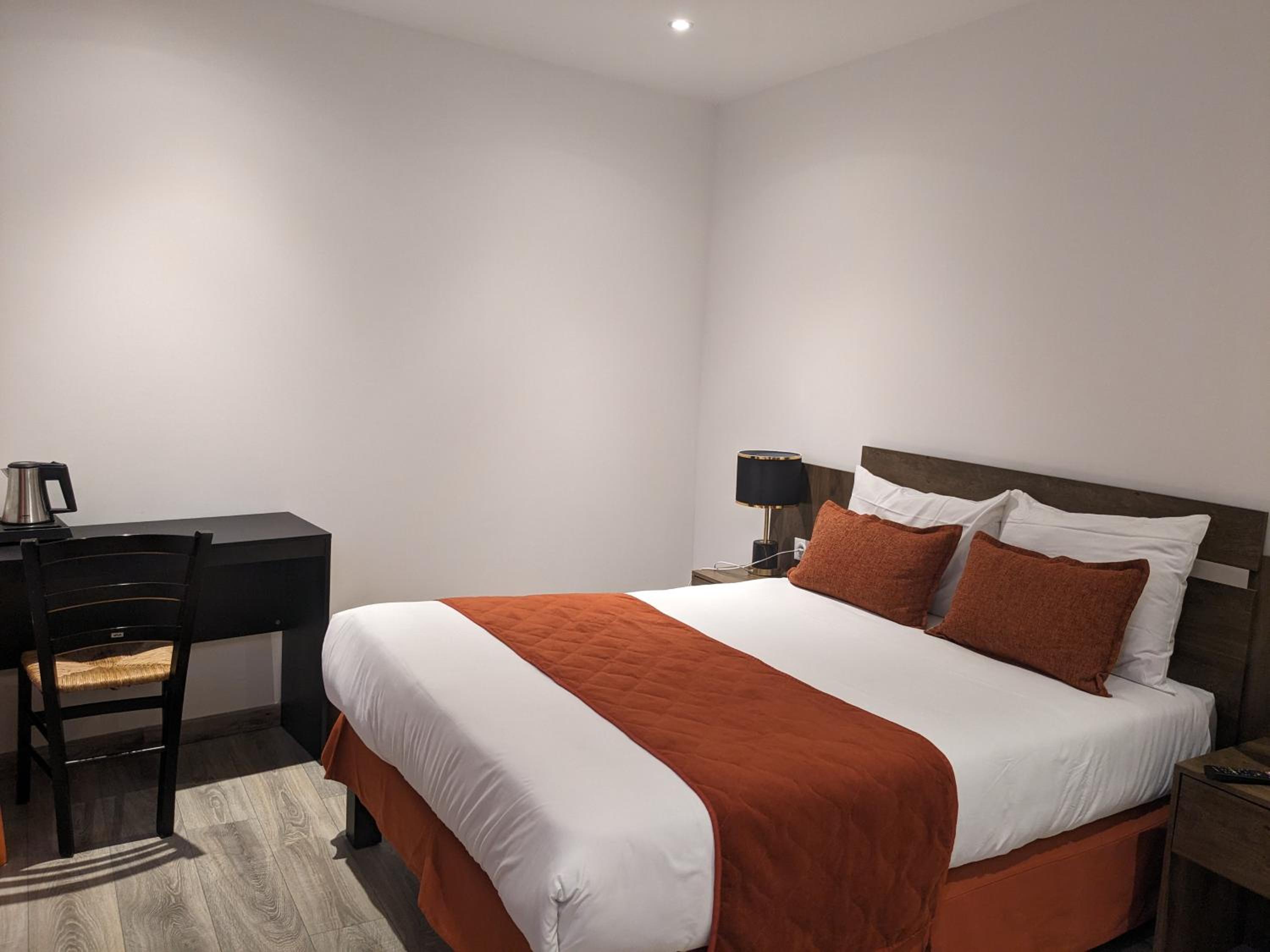 Large Double Room - Photo 29