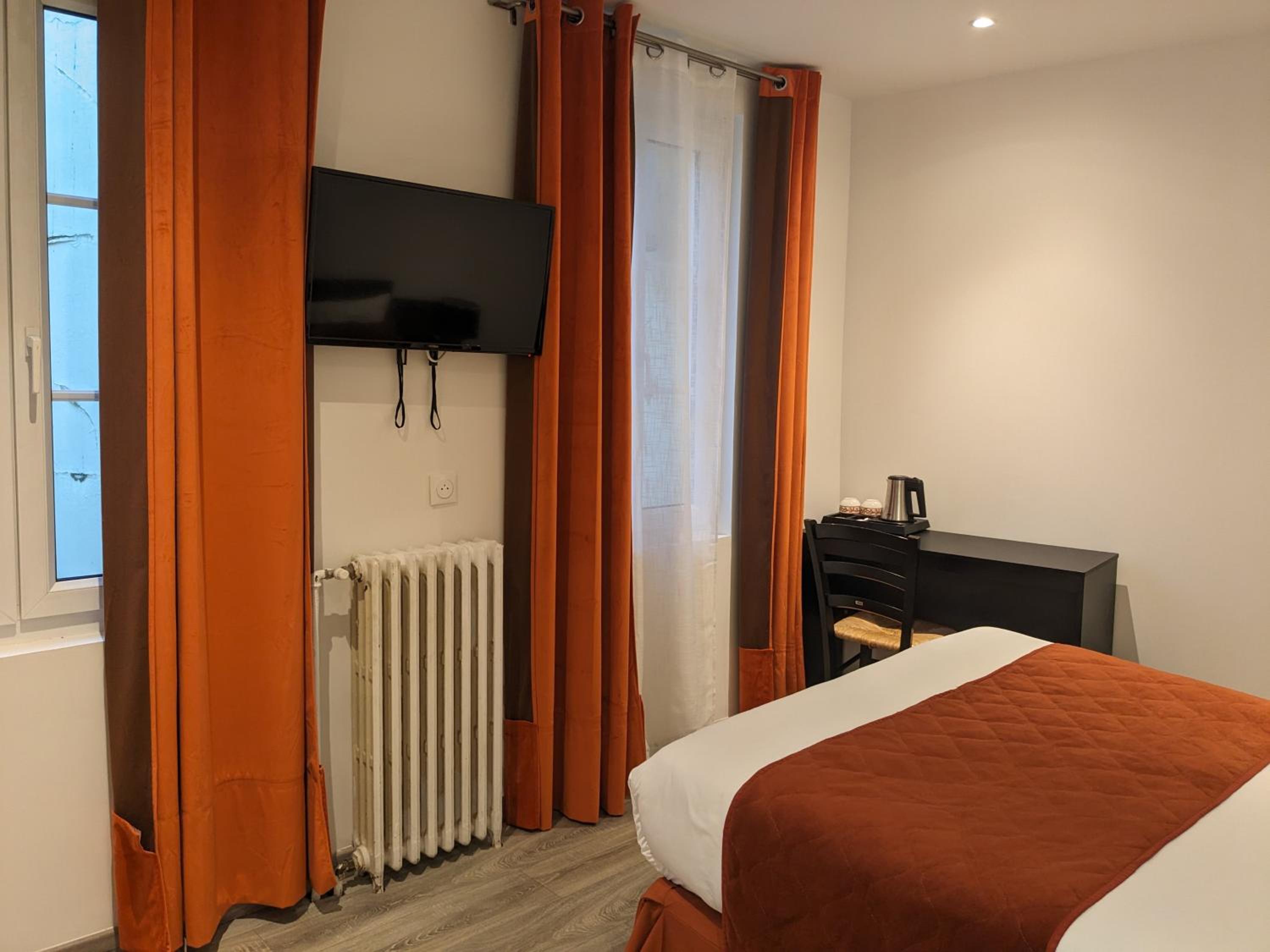 Large Double Room - Photo 16