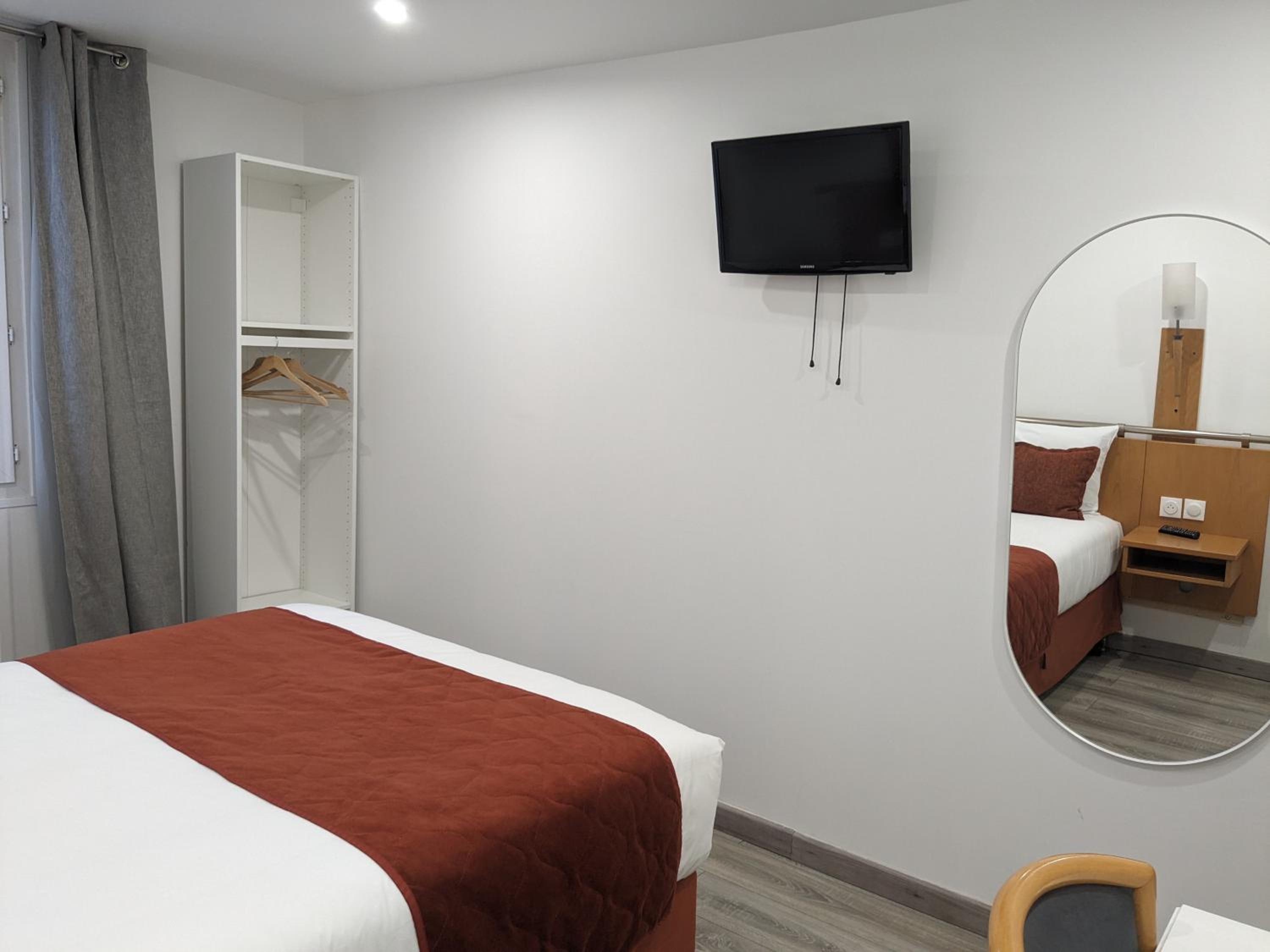 Large Double Room - Photo 13