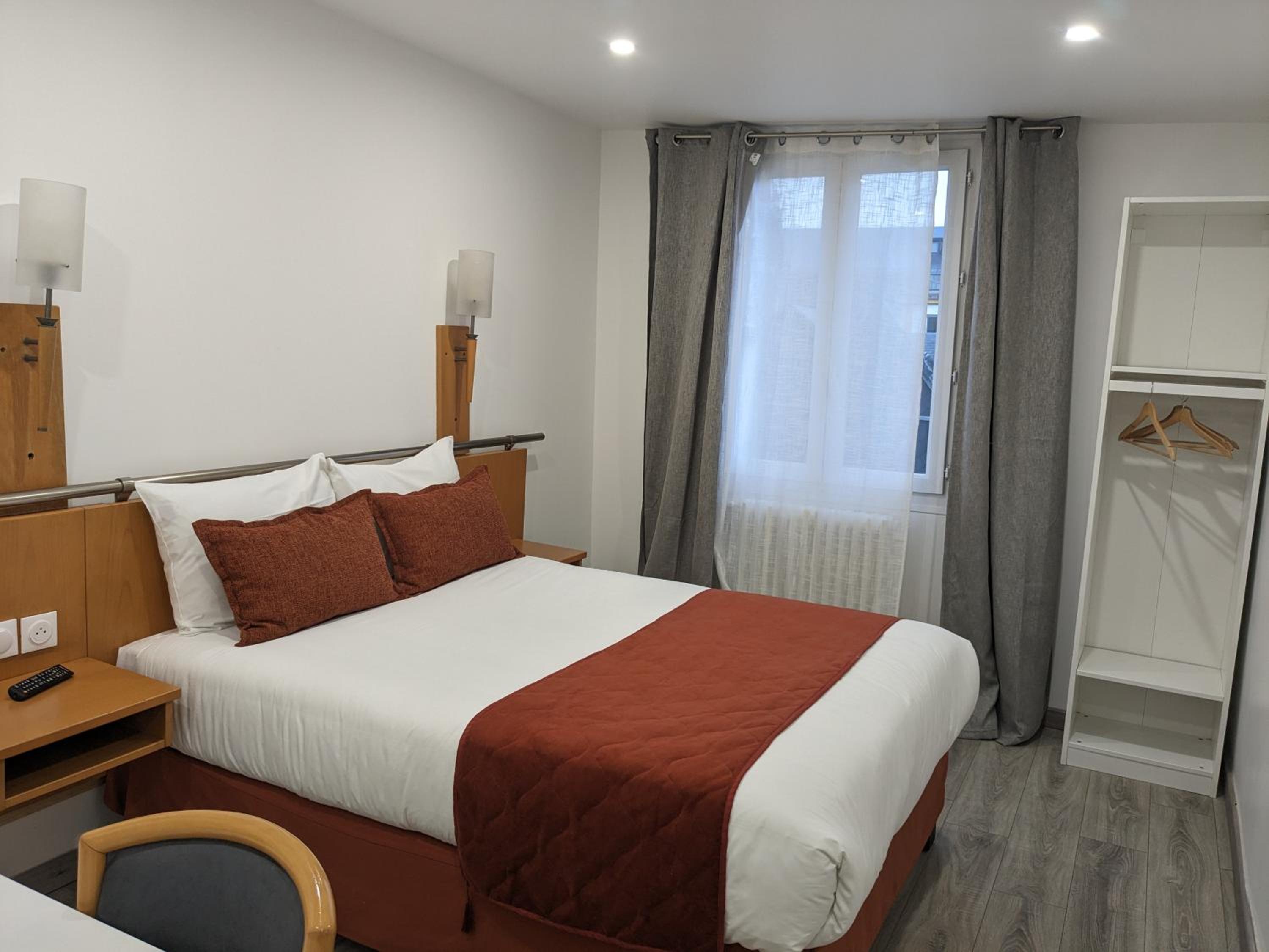 Large Double Room - Photo 30