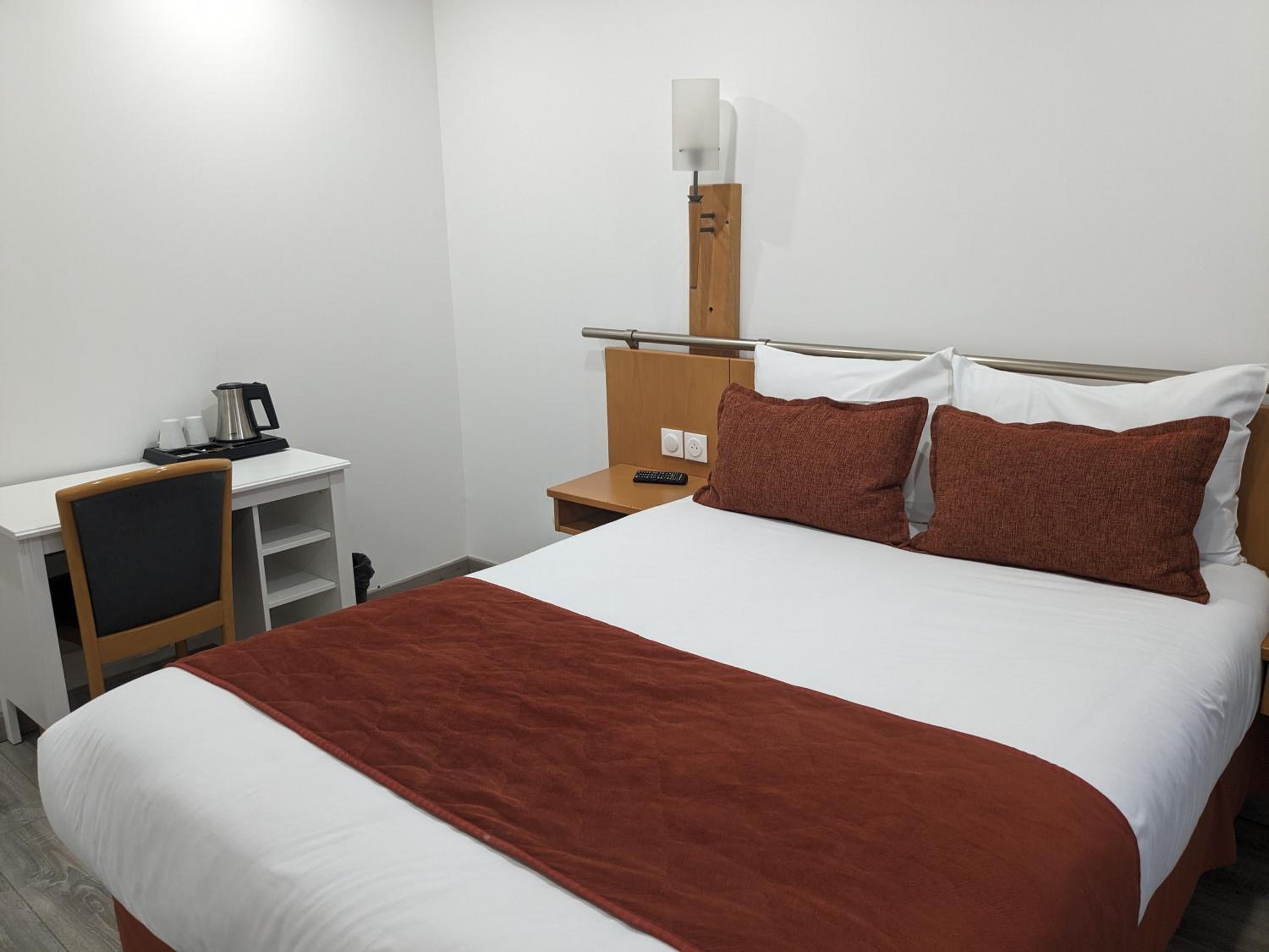 Large Double Room - Photo 27