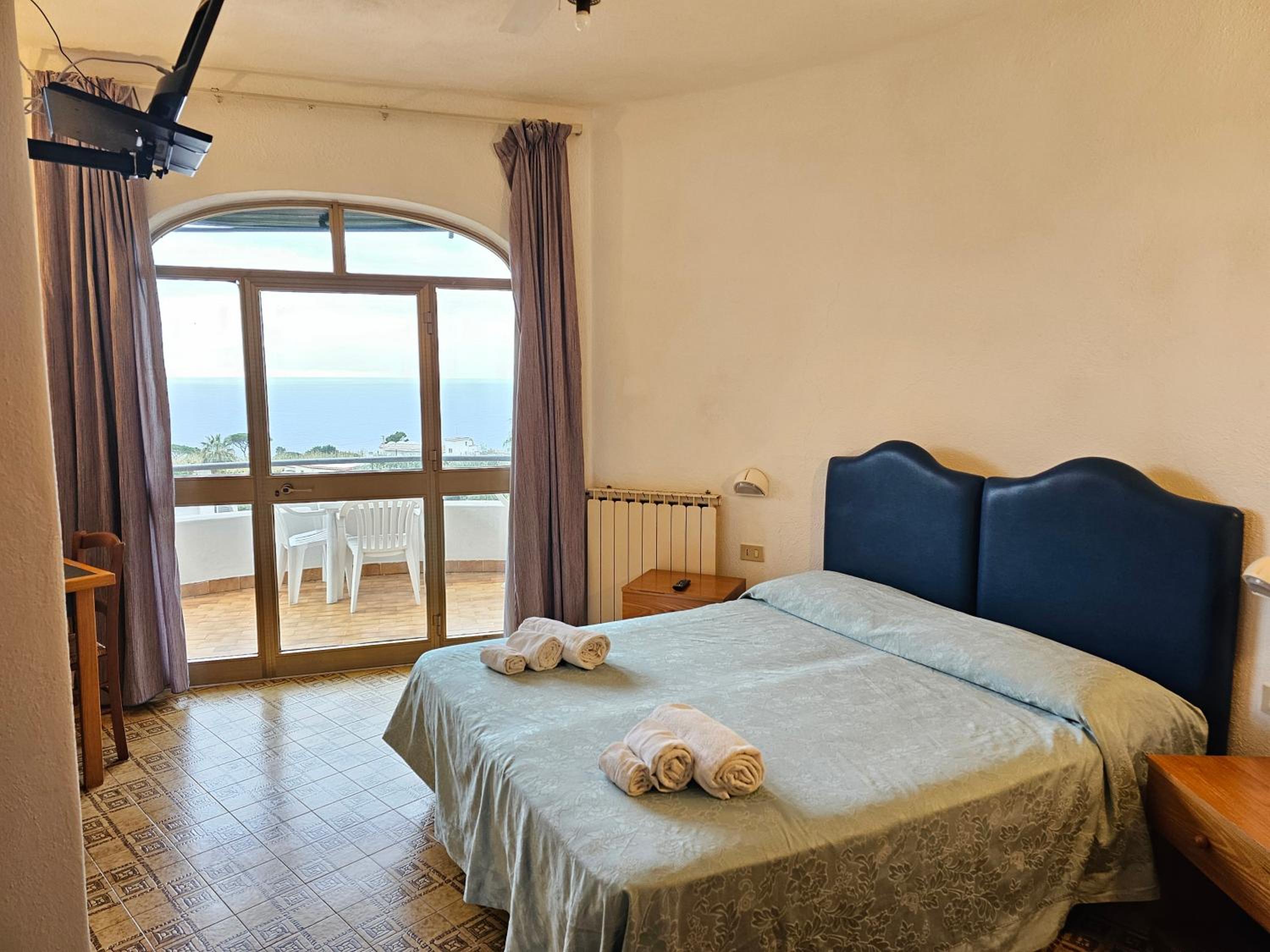 Studio Apartment with Sea View