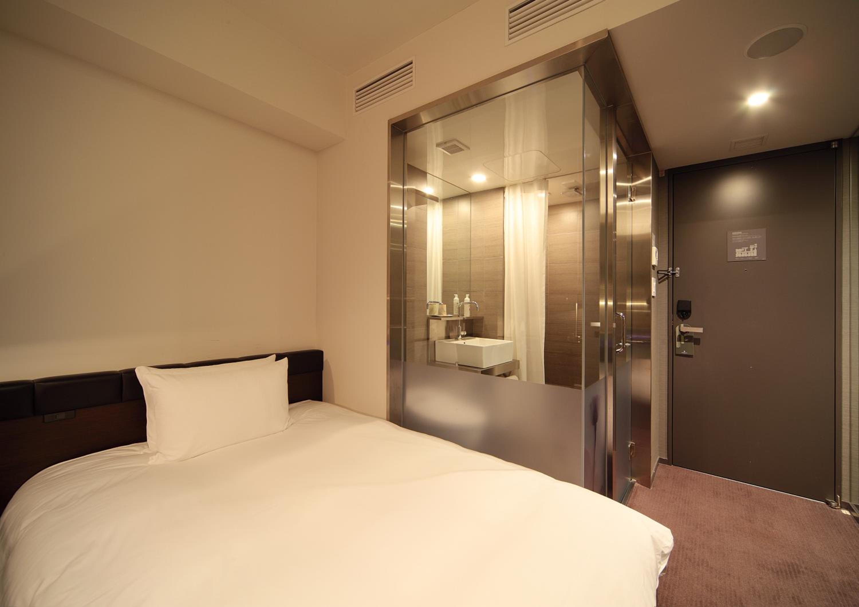 Single Room - Smoking photo 2