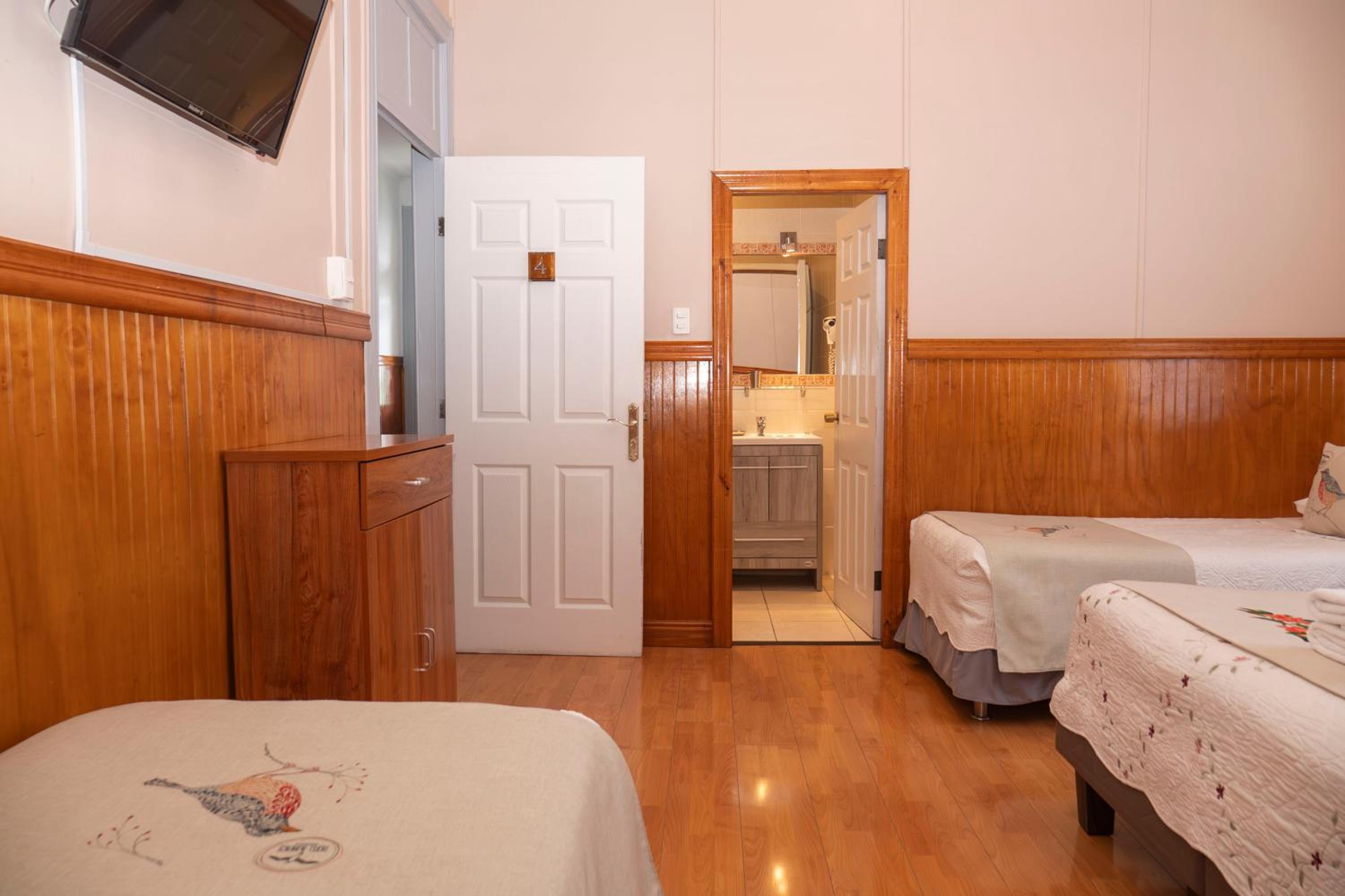 Standard Quadruple Room photo 2