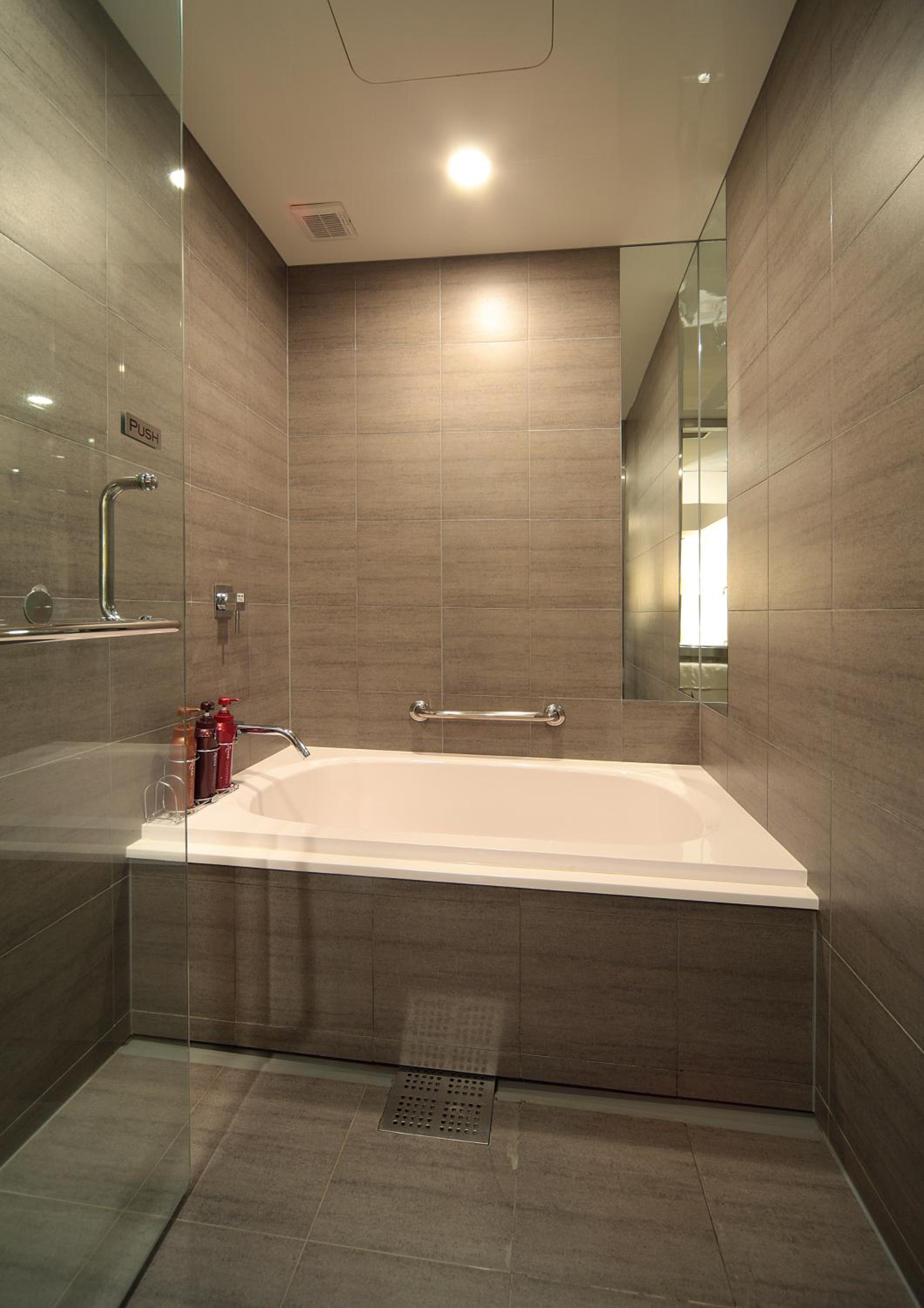 Premier Twin Room - Non-Smoking photo 2