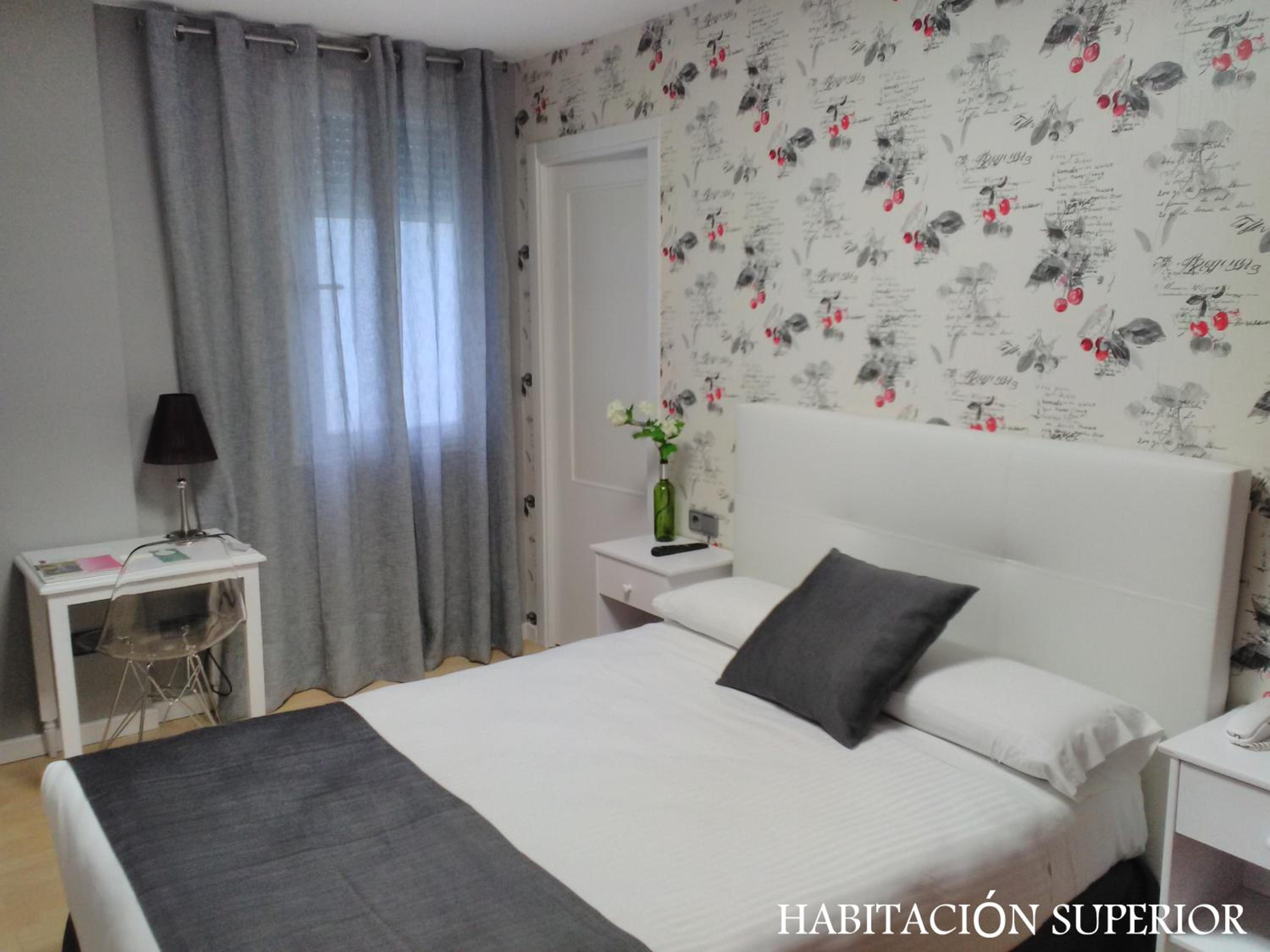 Superior Double or Twin Room with Extra Bed photo 3