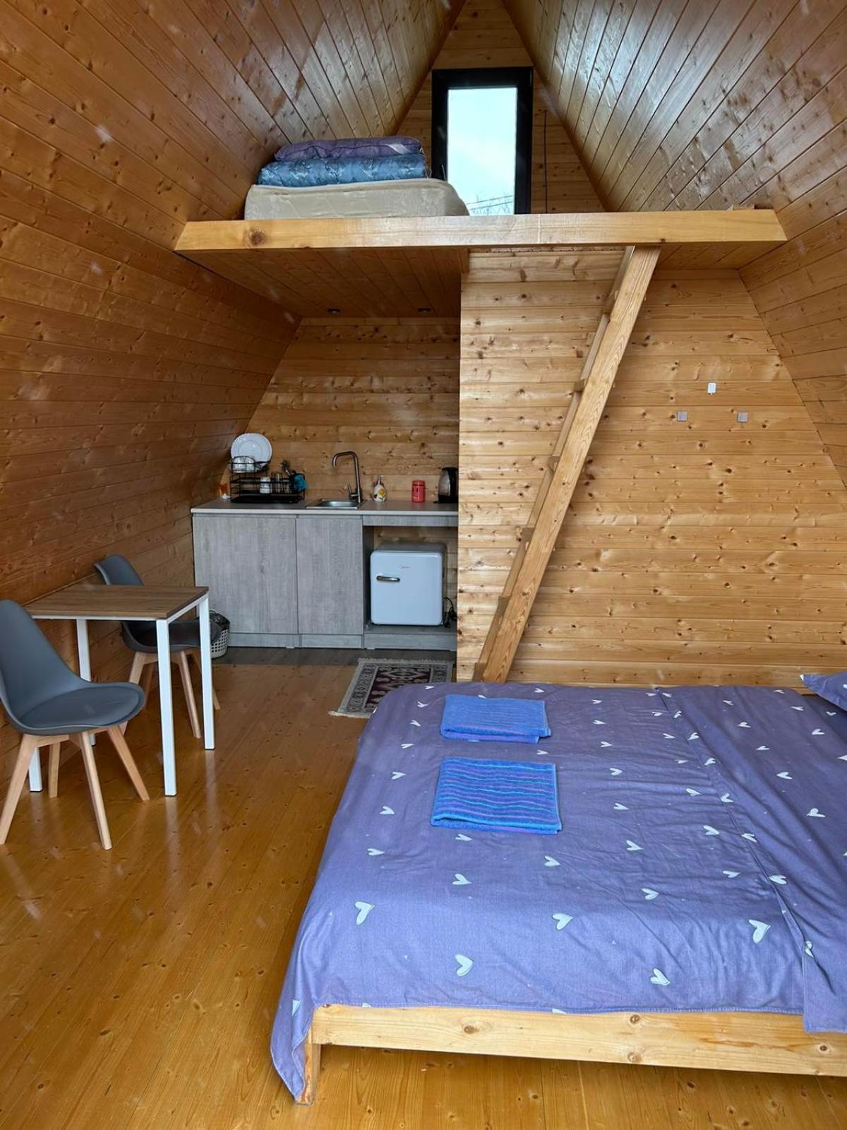 One-Bedroom House photo 3