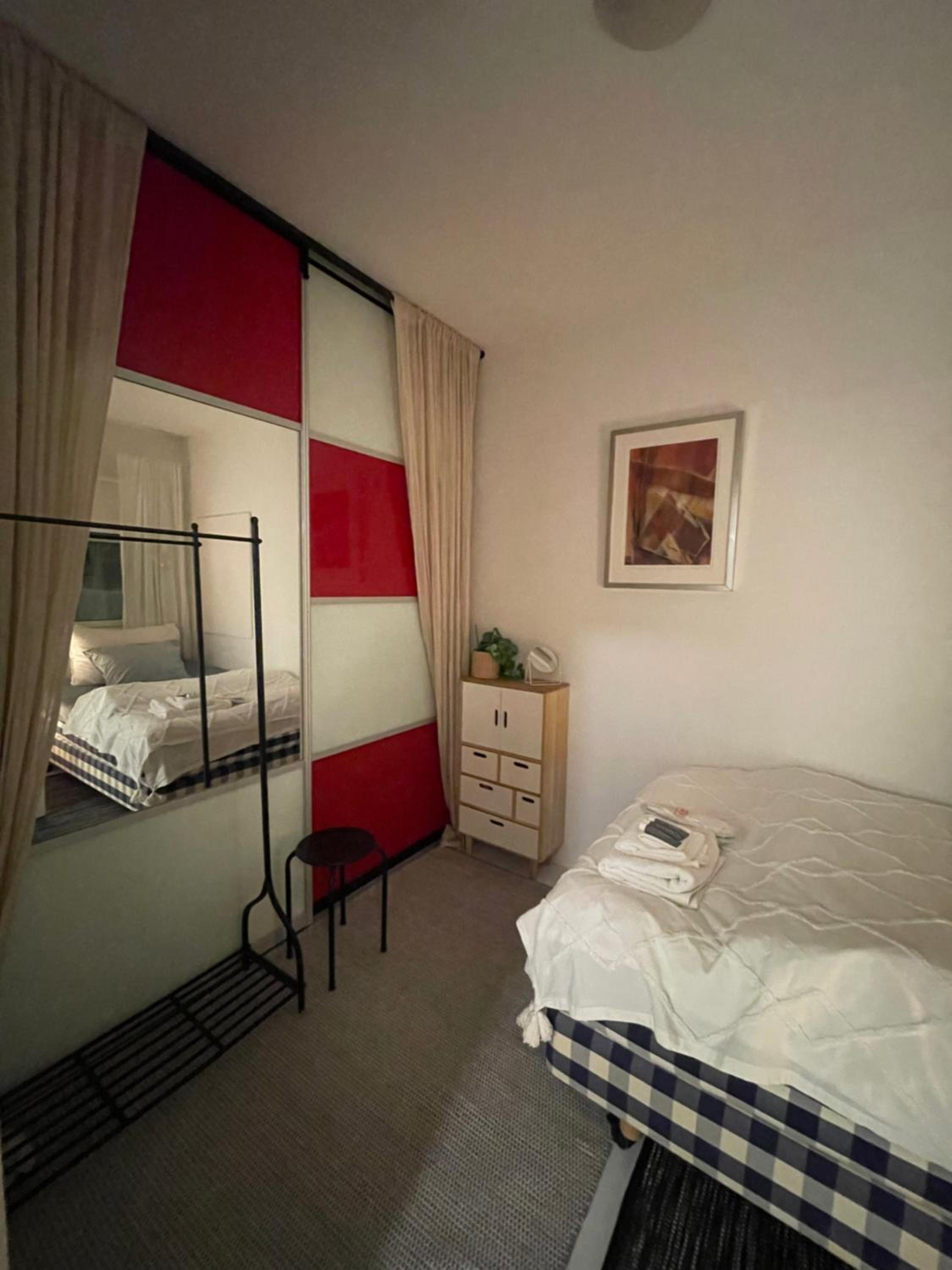Single Room with Shared Bathroom photo 1
