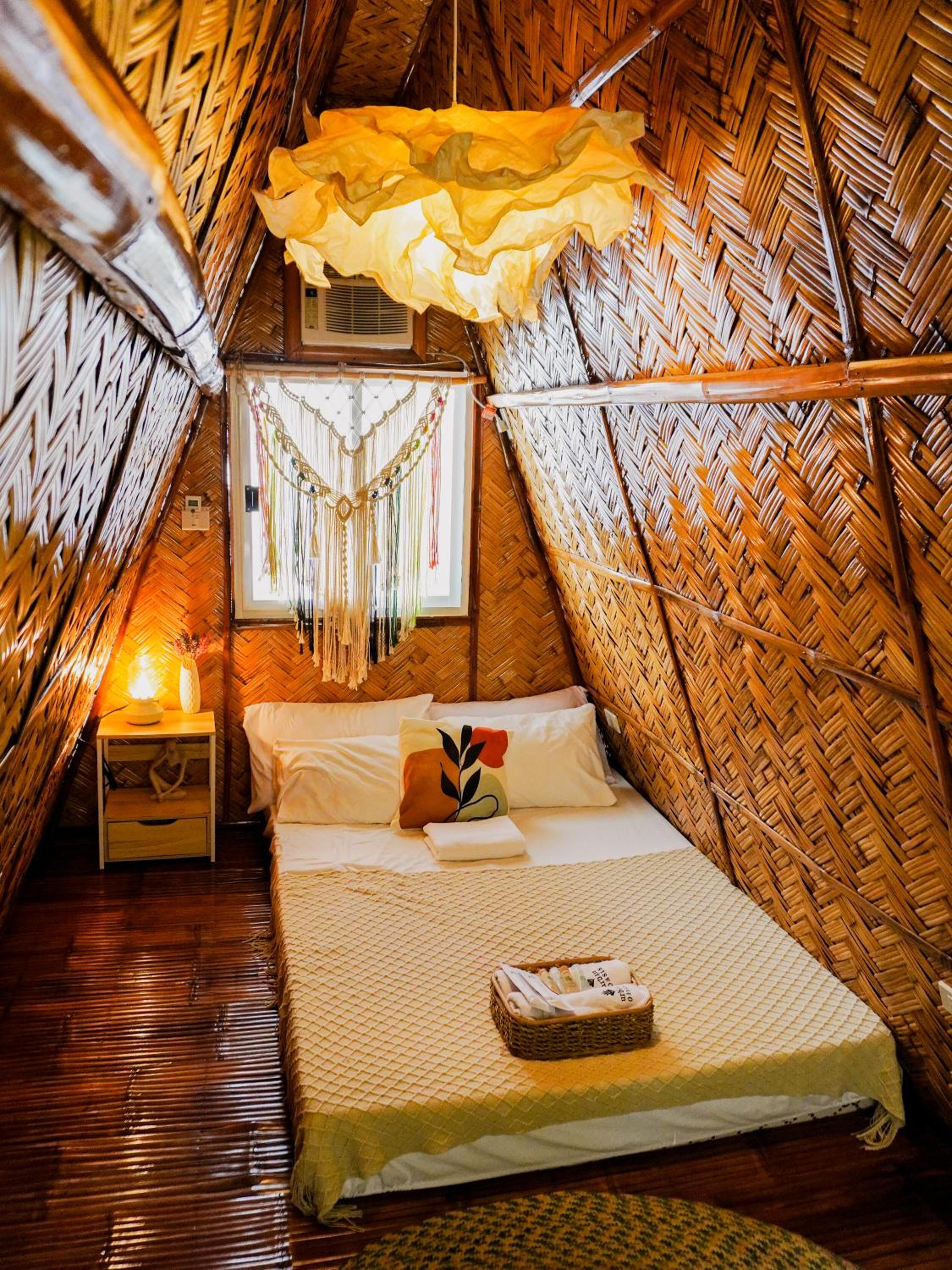 Deluxe Double or Twin Room with Pool View - Photo 23