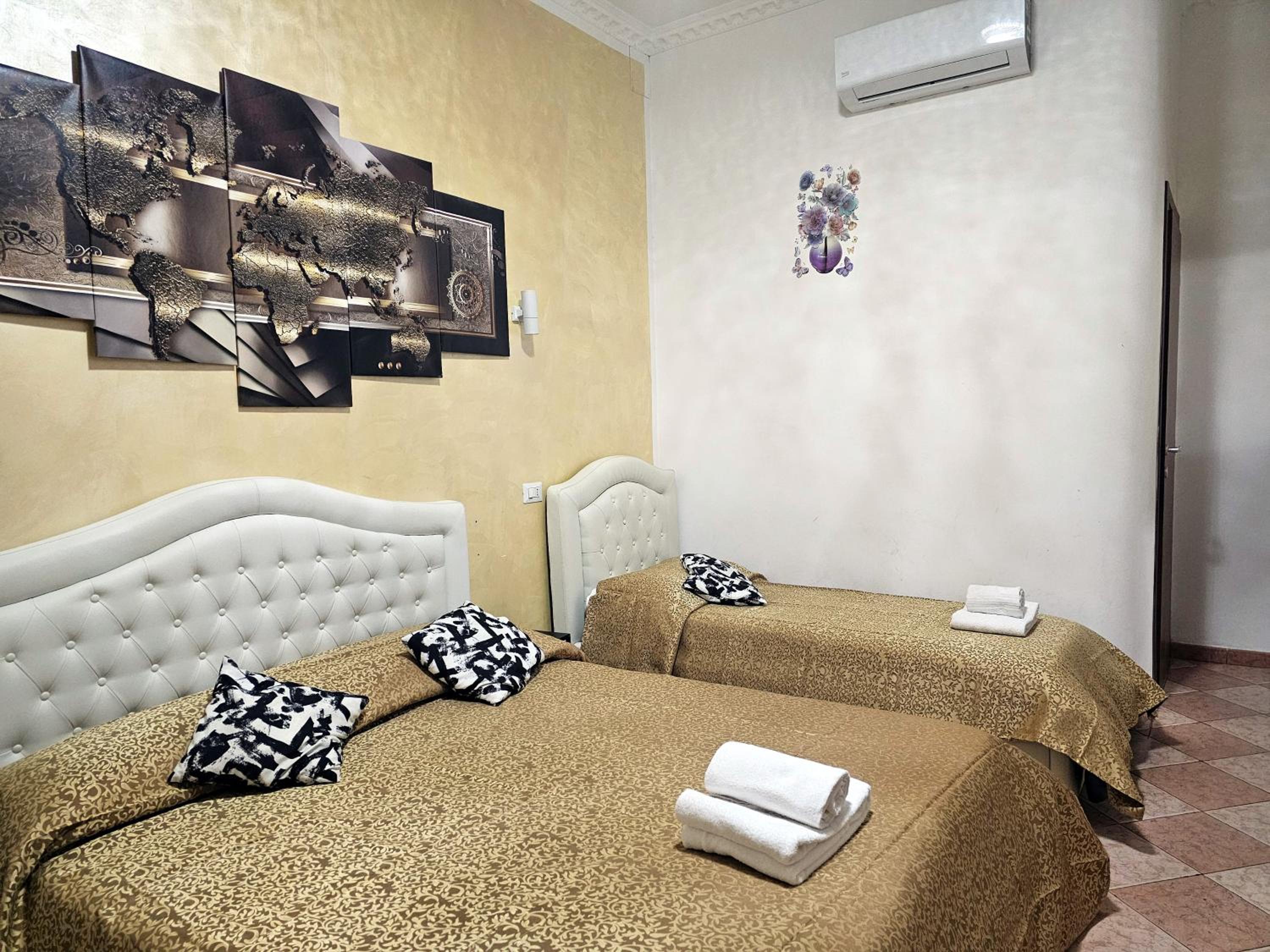 Quadruple Room with Private Bathroom