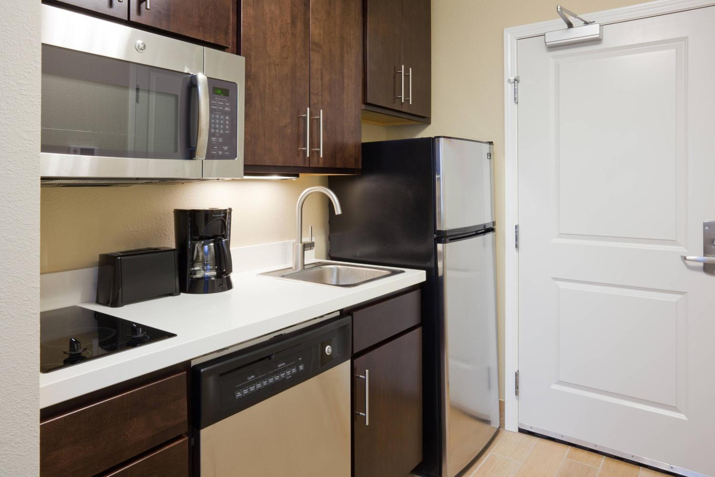 Two-Bedroom Suite with Adapted Tub - Mobility Accessible photo 1