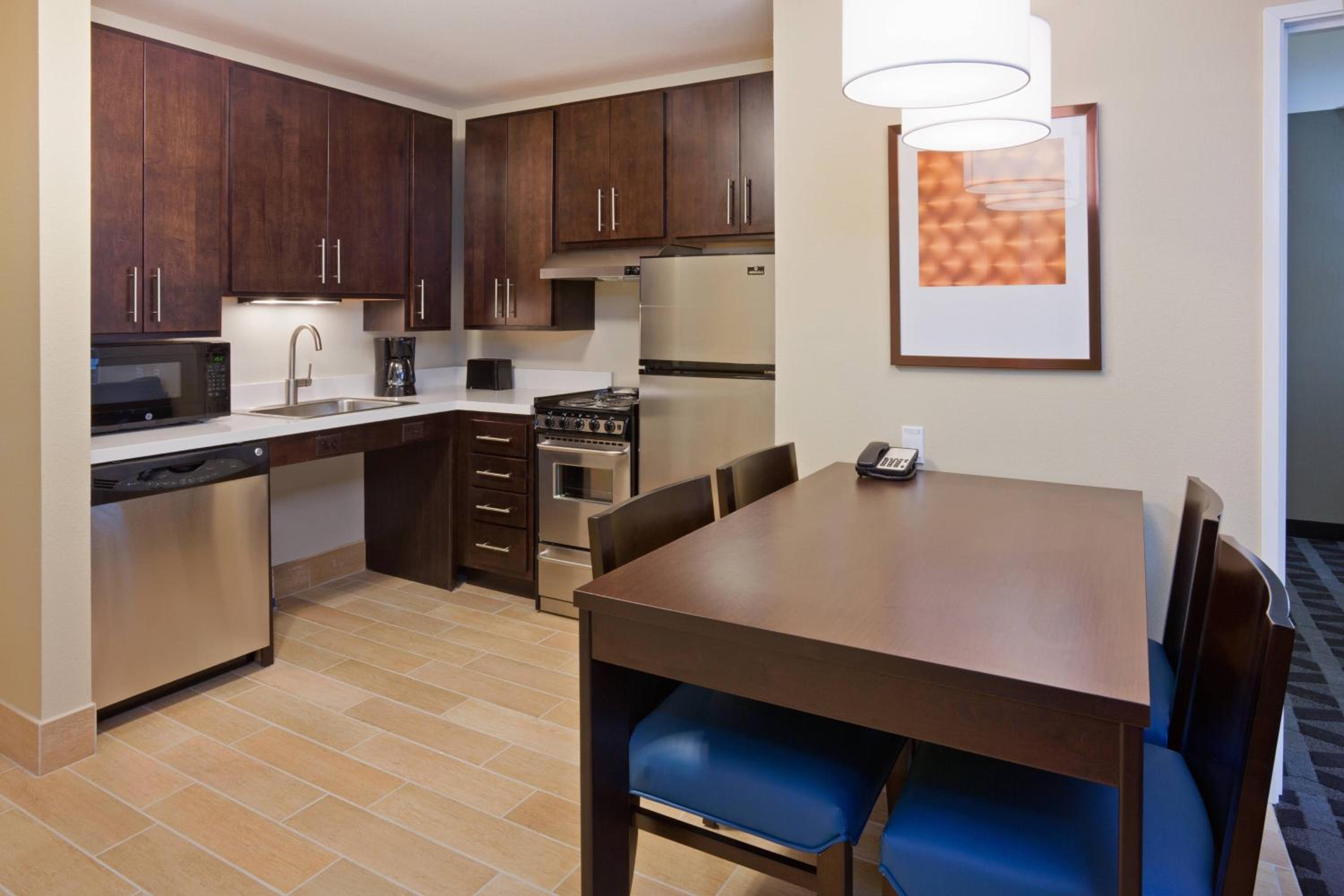 Two-Bedroom Suite with City View photo 3
