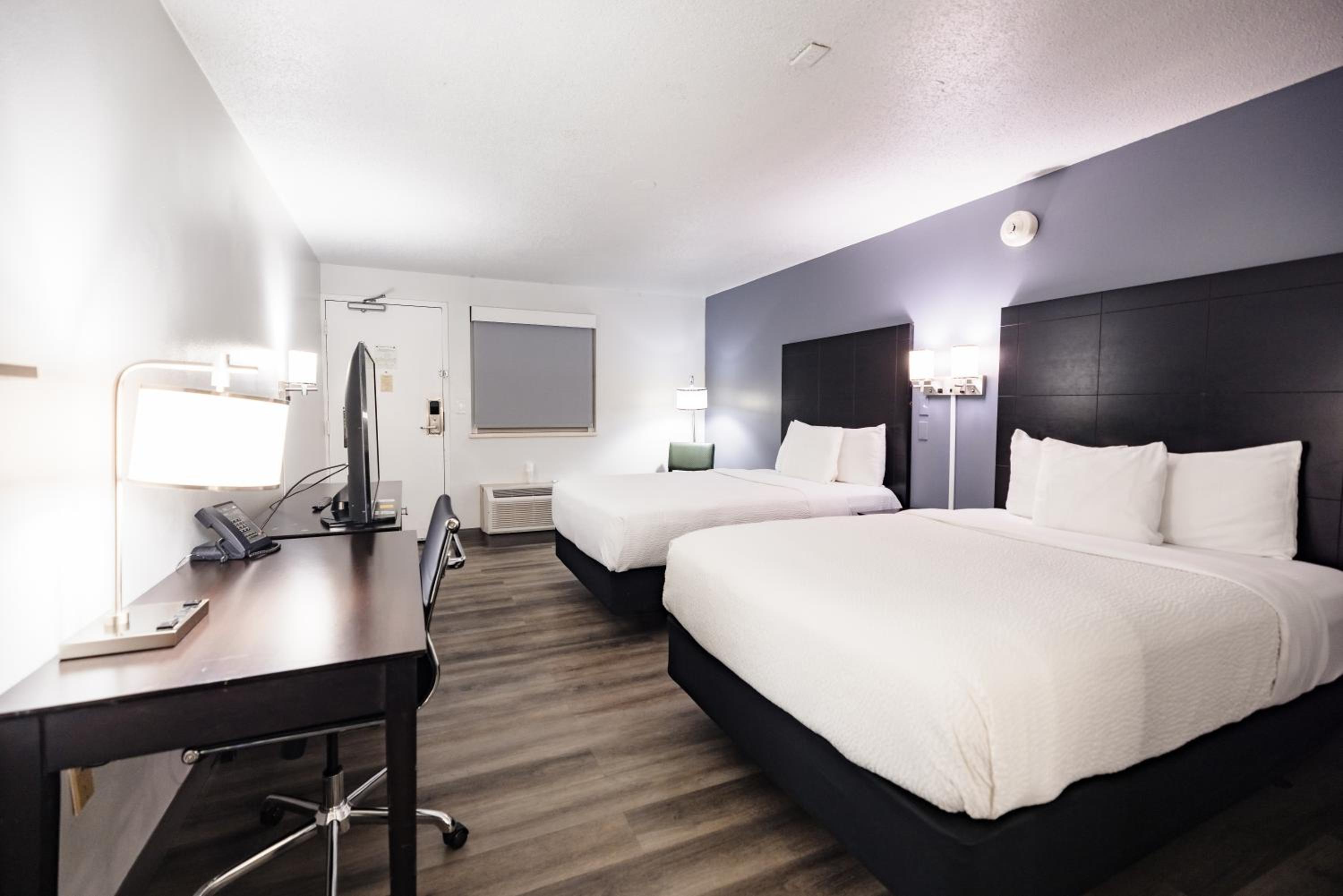 Double Room with Two Double Beds - Non-Smoking - Photo 5