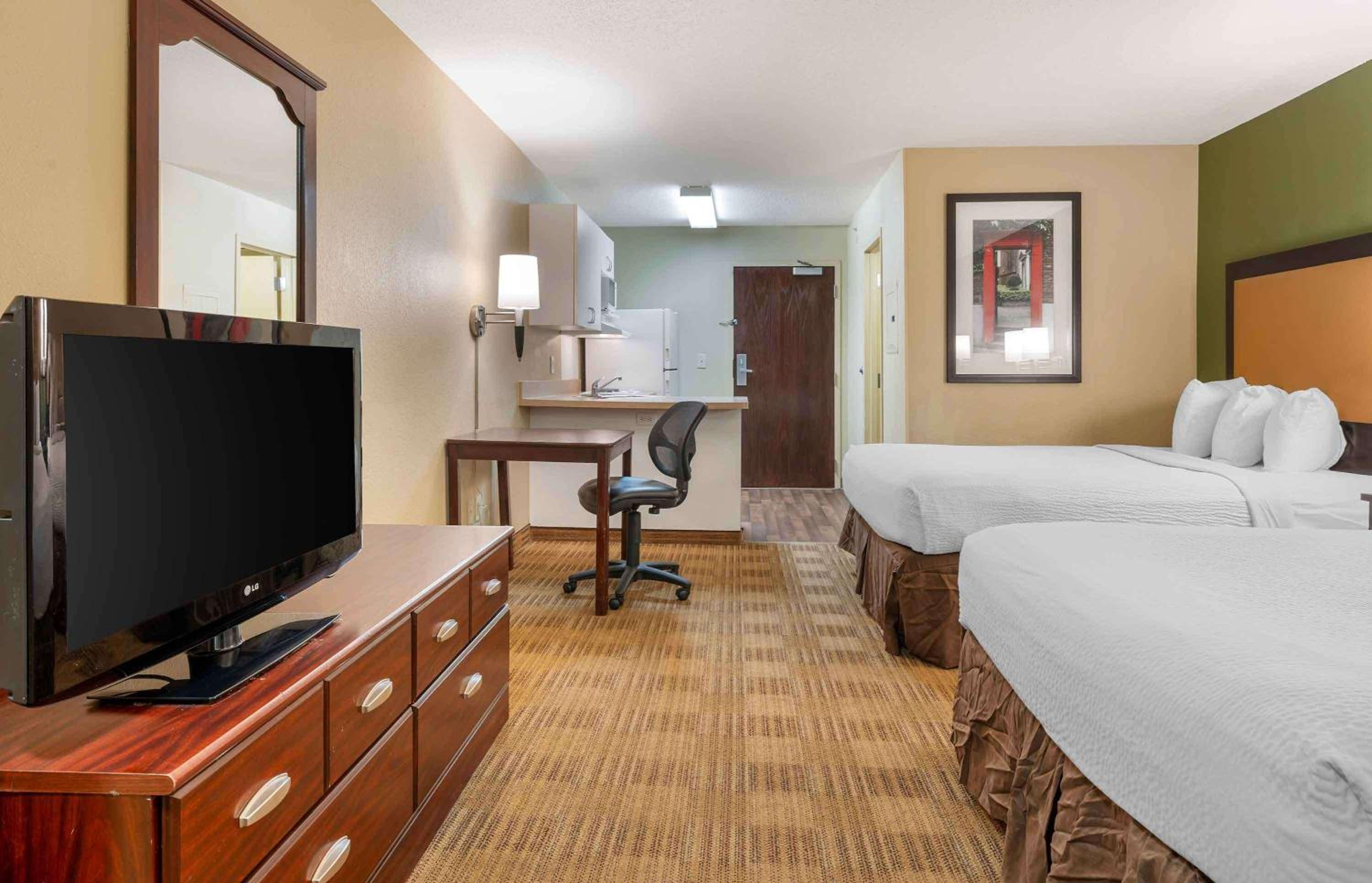 Studio with 2 Double Beds - Non-Smoking - Photo 2