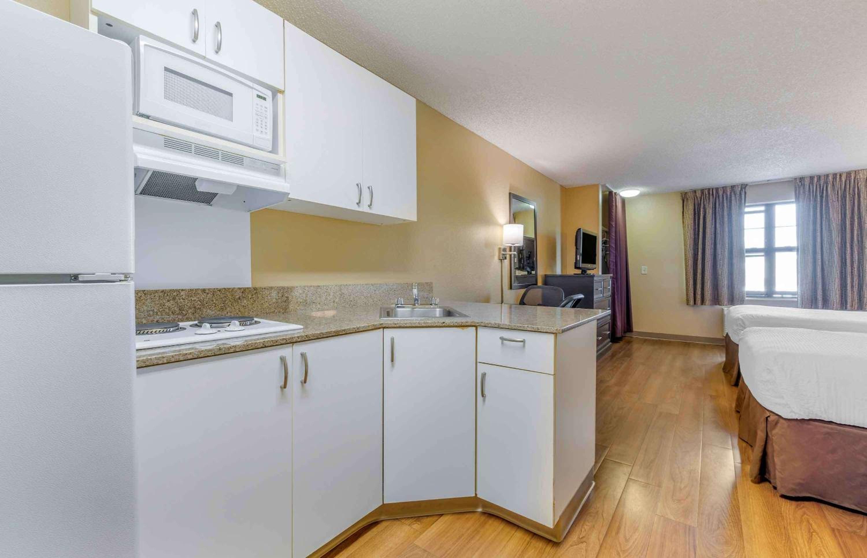 Studio with 2 Double Beds - Non-Smoking - Photo 2