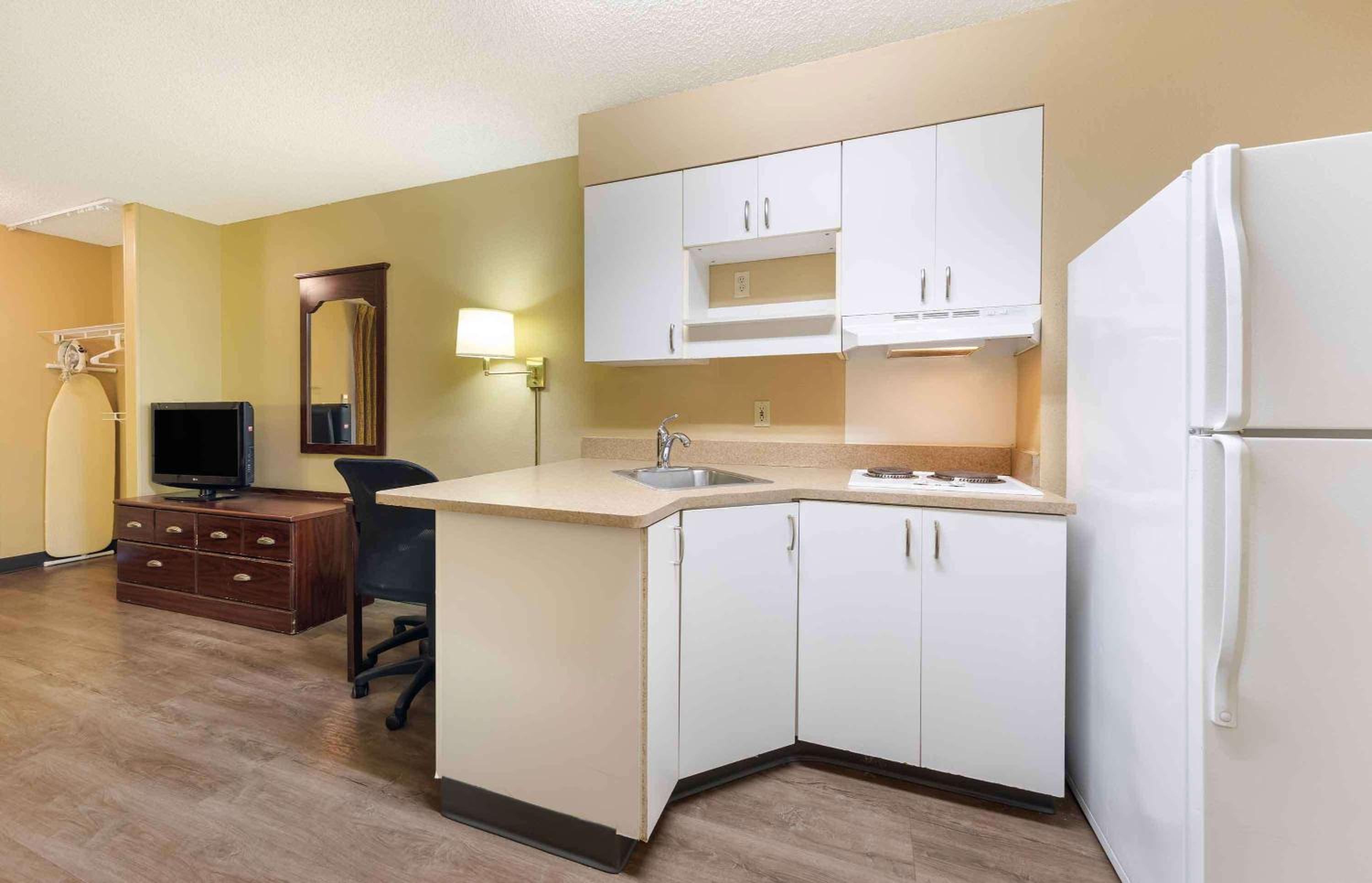 Studio with 2 Double Beds - Non-Smoking, photo 7