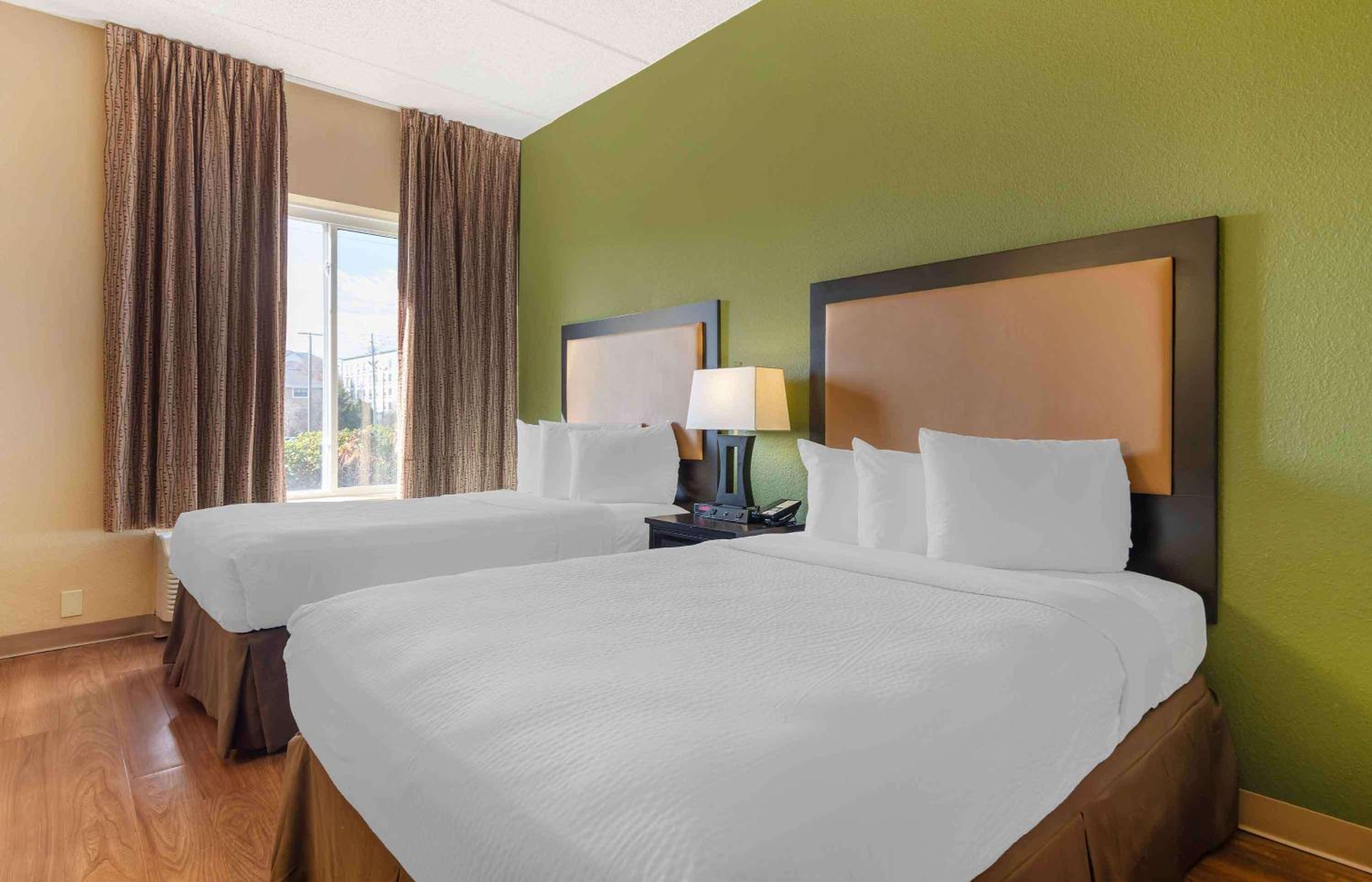 Deluxe Studio with 2 Double Beds - Non-Smoking - Photo 1
