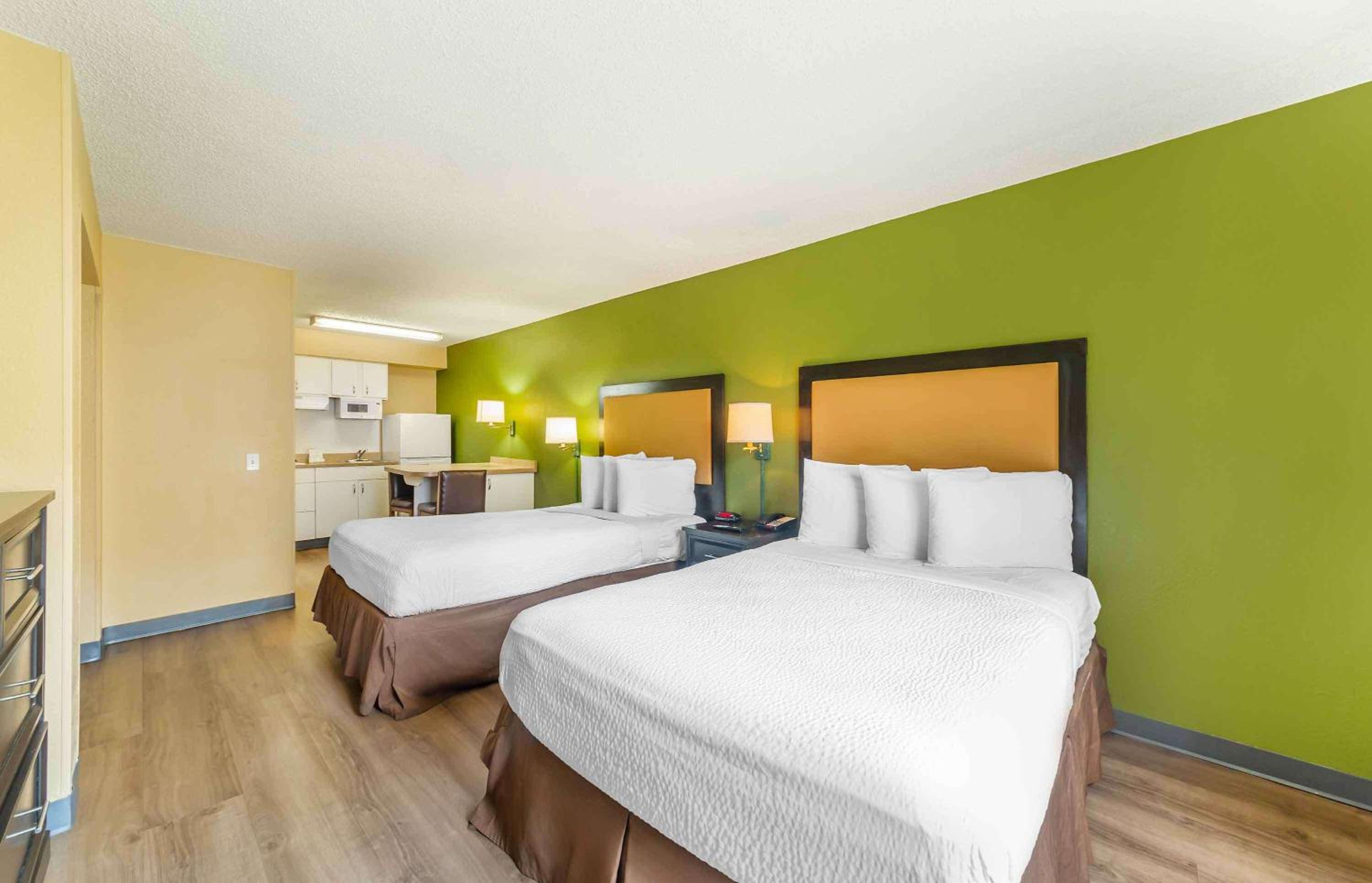 Studio with 2 Double Beds - Non-Smoking - Photo 1