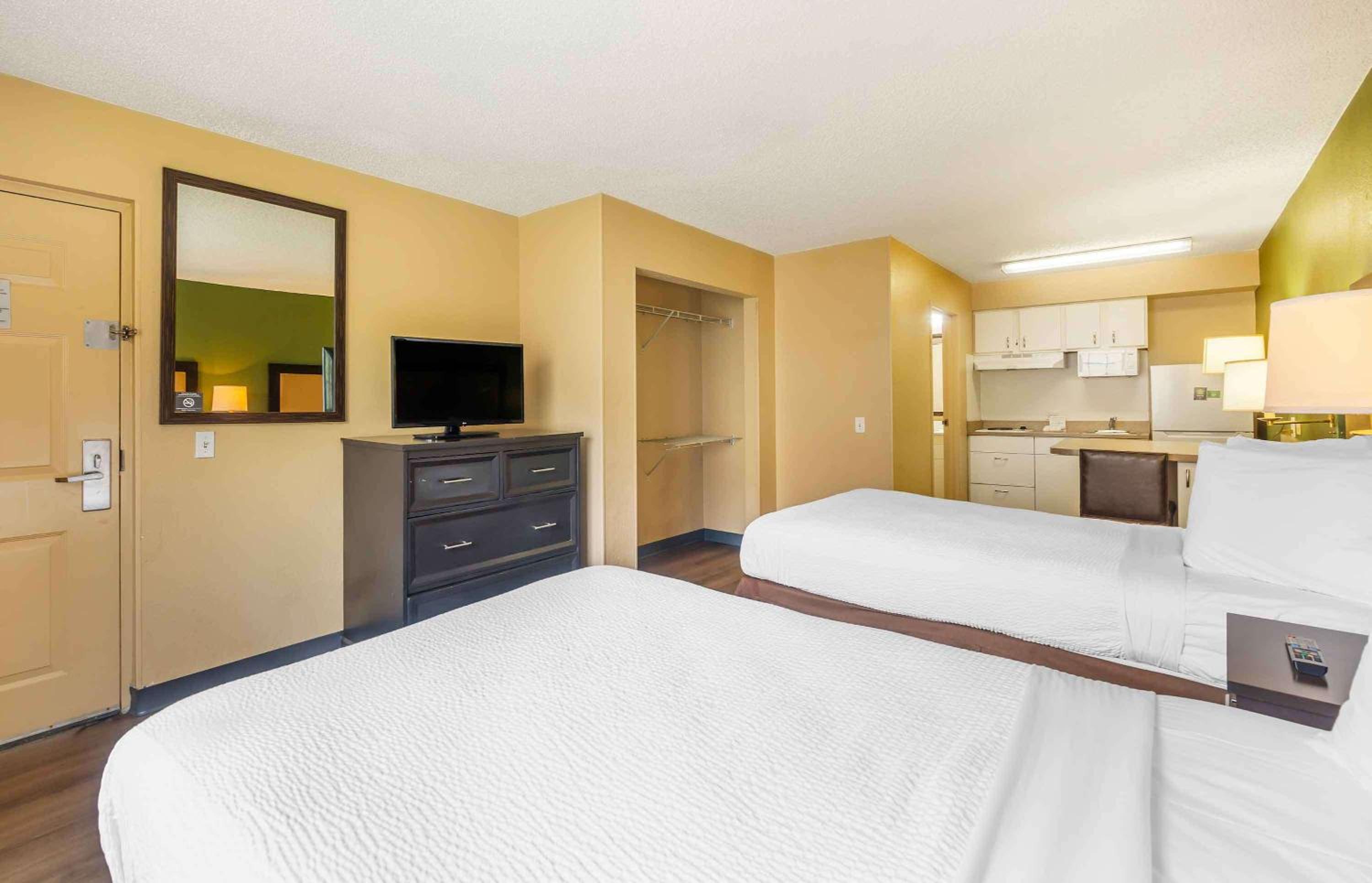 Studio with 2 Double Beds - Non-Smoking - Photo 6