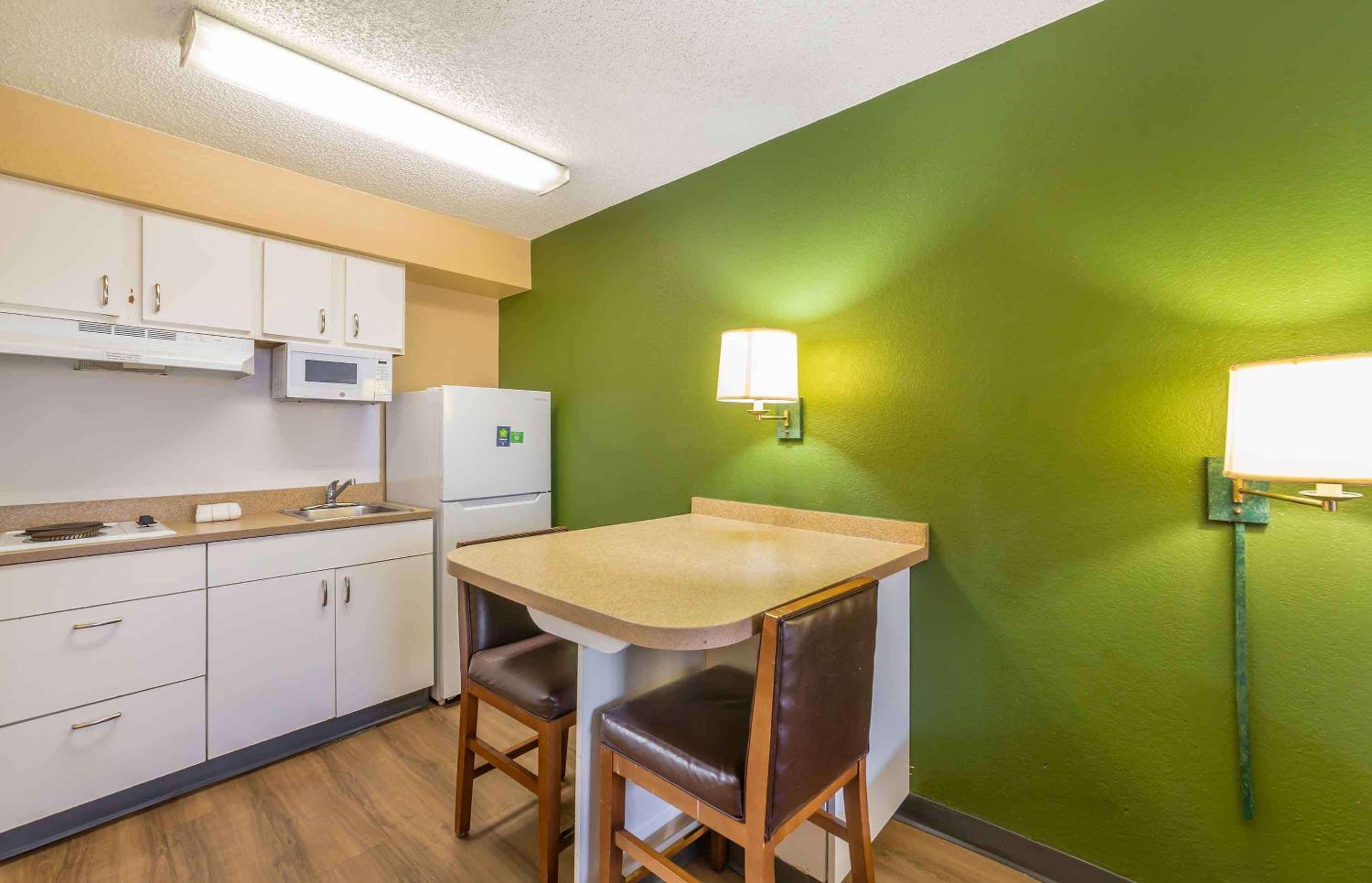 Studio with 2 Double Beds - Non-Smoking - Photo 2