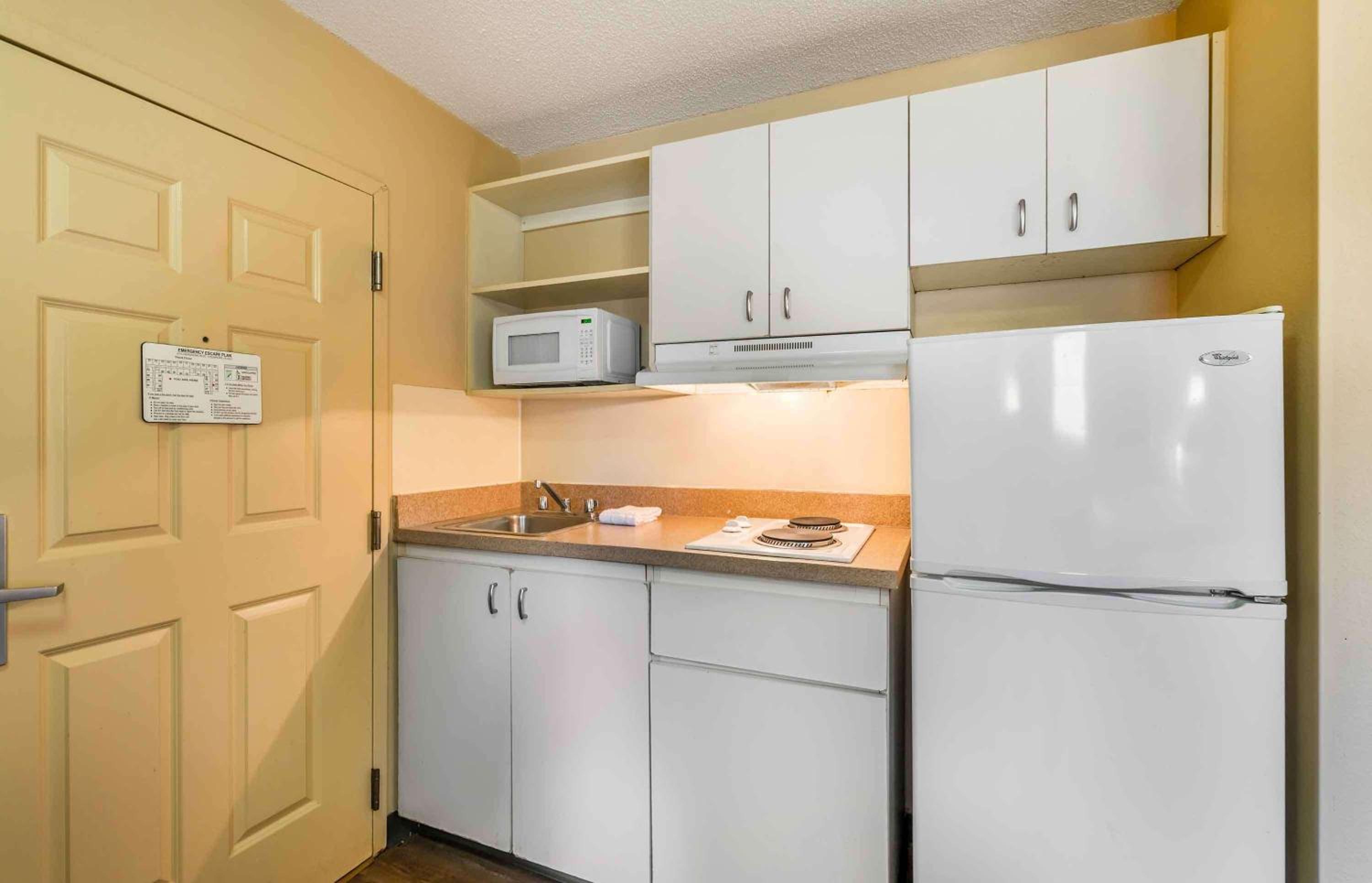 Studio with 2 Double Beds - Non-Smoking - Photo 2