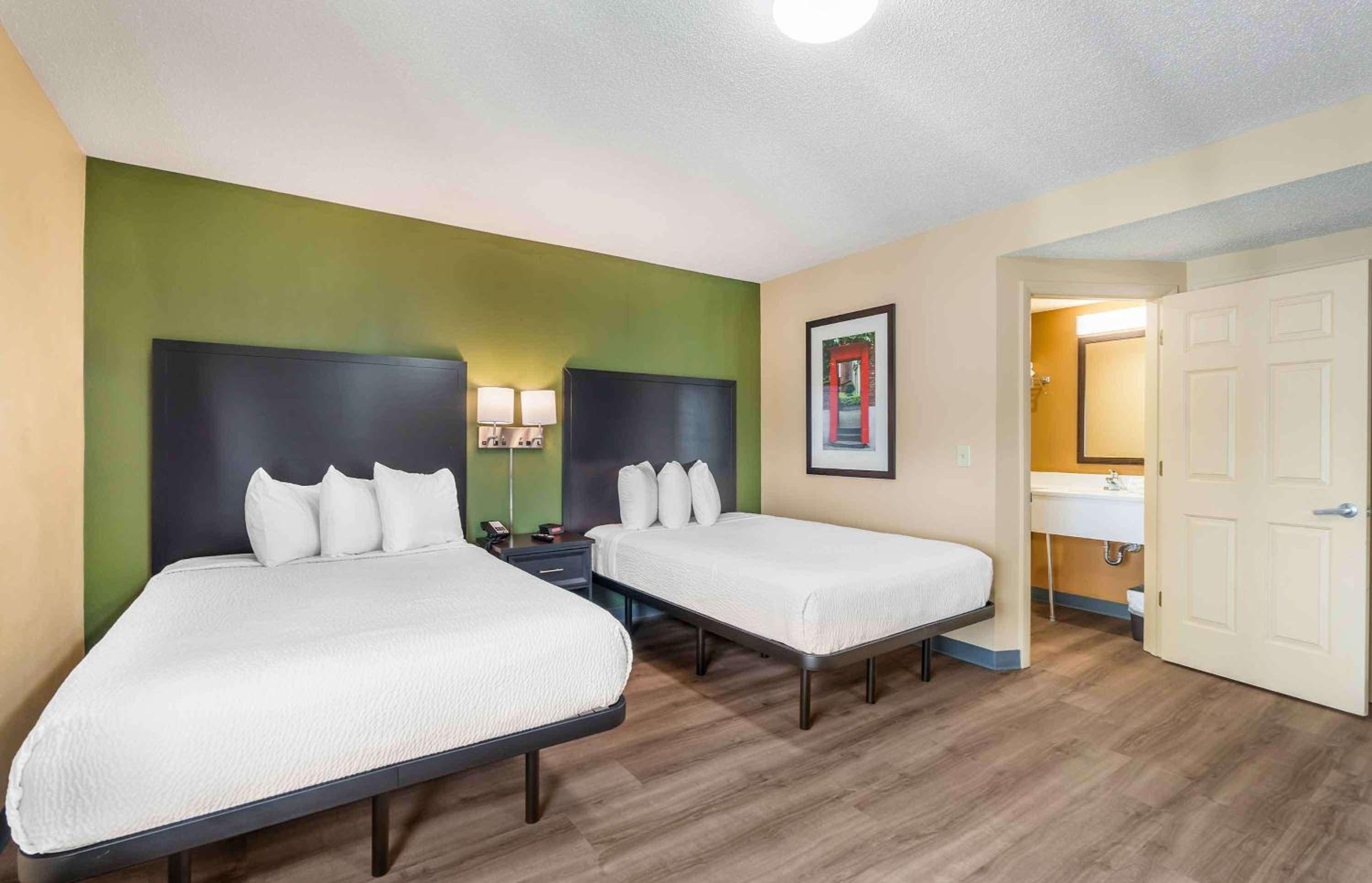 Studio with 2 Double Beds - Non-Smoking - Photo 1