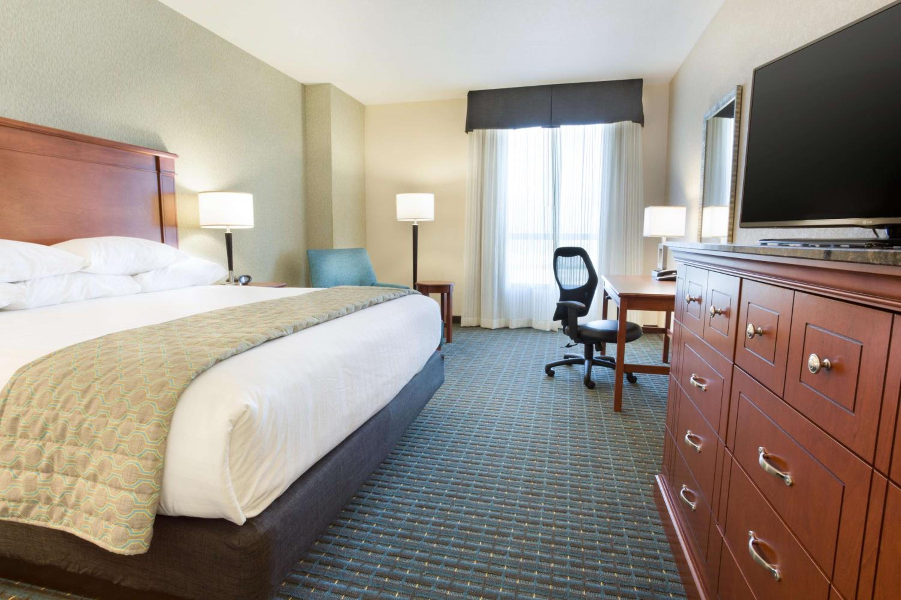 Superior King Room - Accessible, Tub