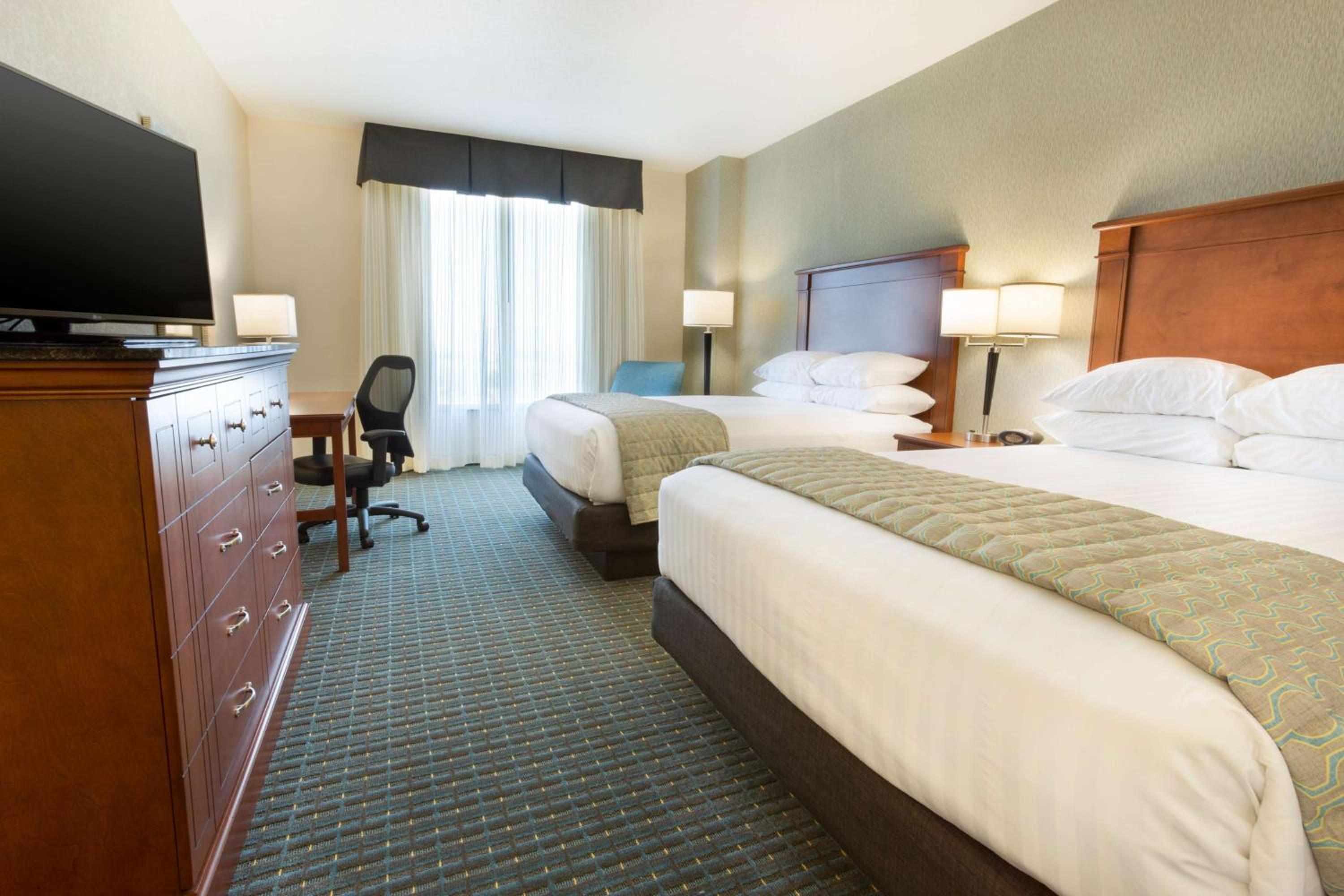 Deluxe Queen Room with Two Queen Beds