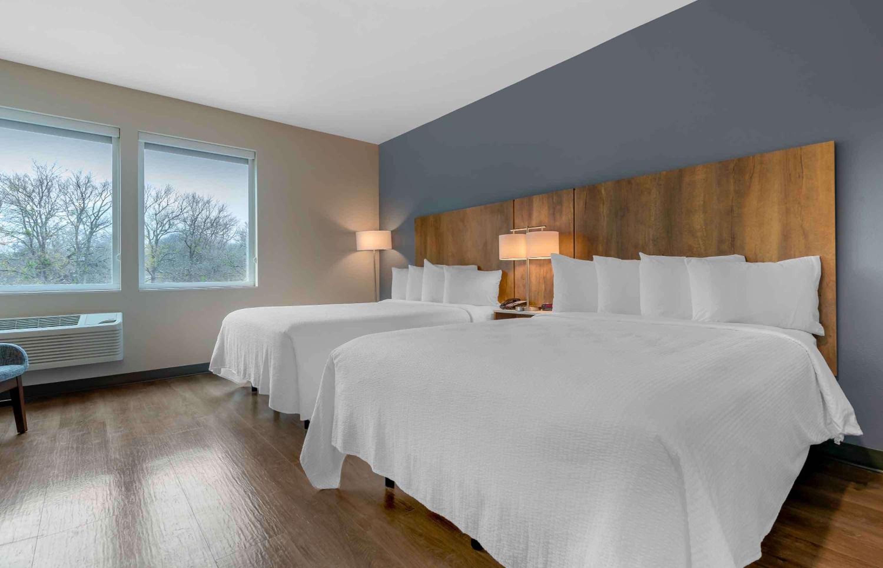 Standard Studio Queen Room with Two Queen Beds- Non-Smoking - Photo 1