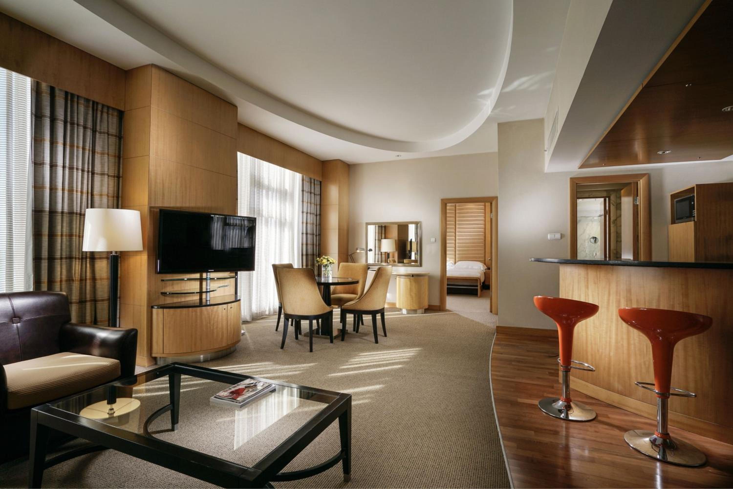 Two Bedroom Apart Suite thumbnail 5