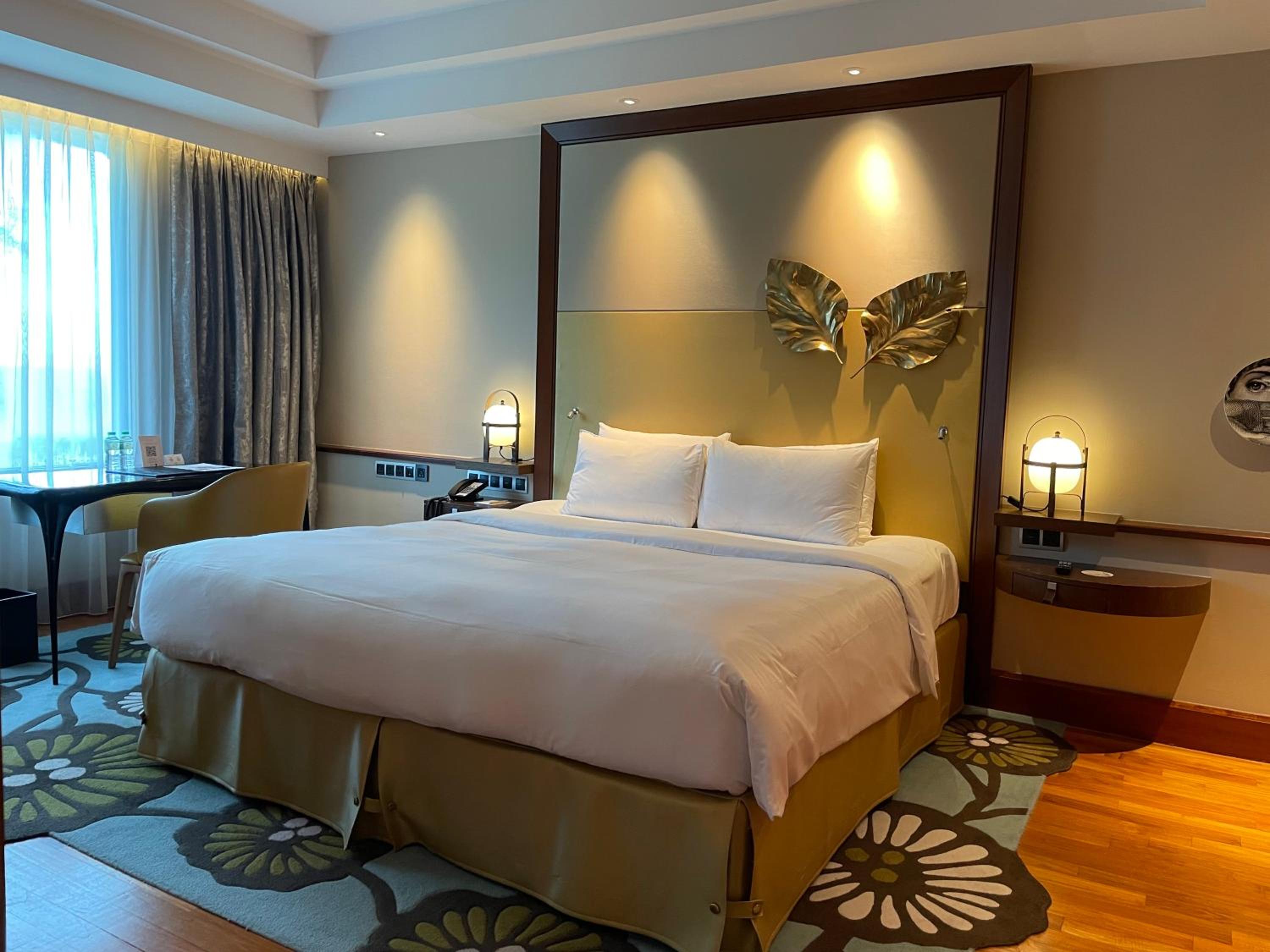 Luxury King Room