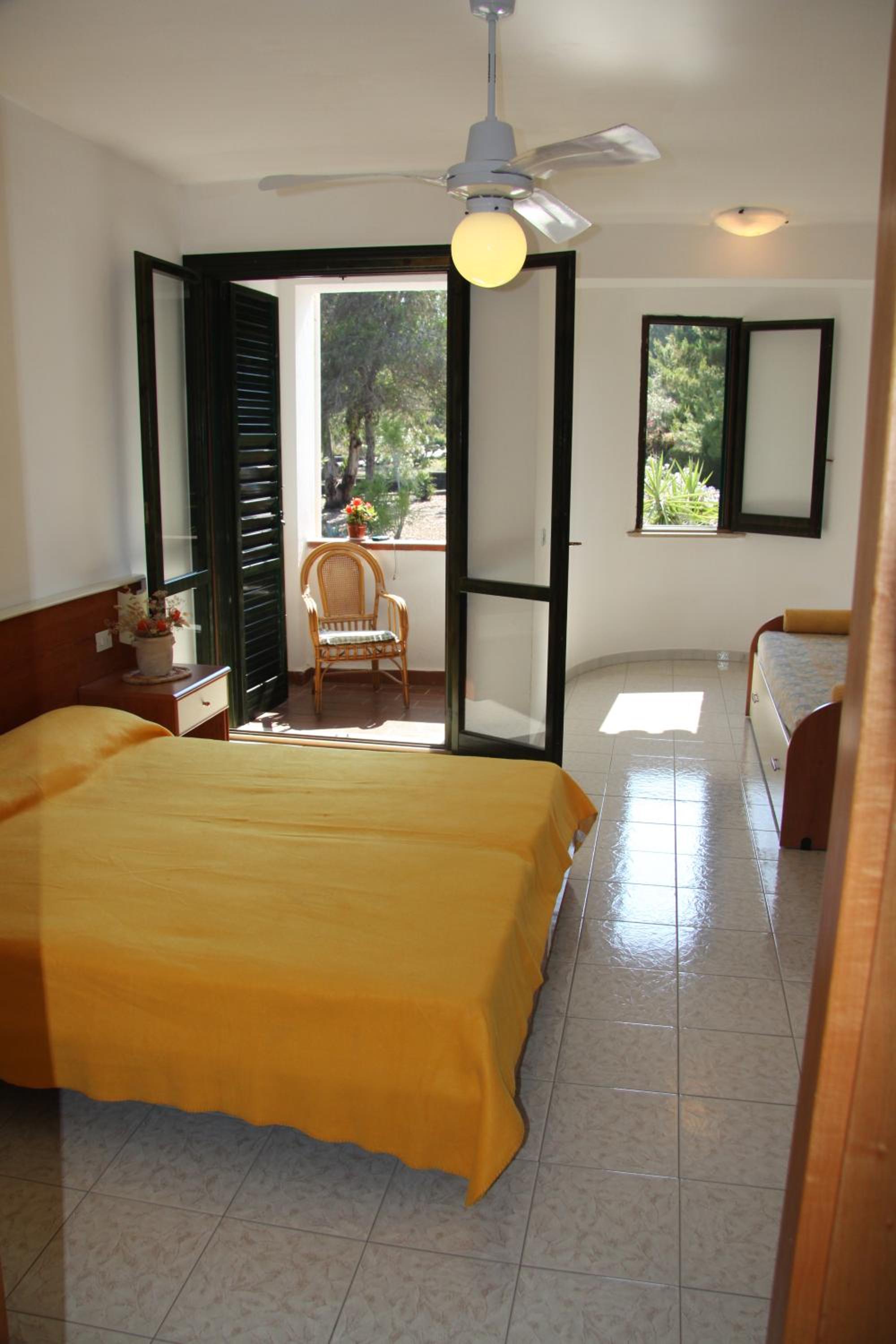 Two-Bedroom Apartment with Garden View - Photo 4