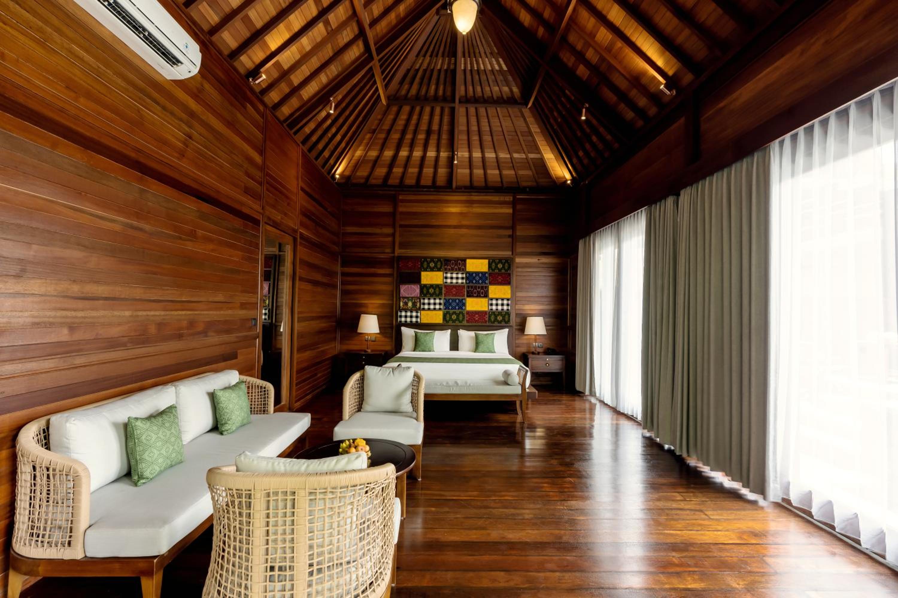Panoramic Penthouse Villa with Pool with Free Benefit
