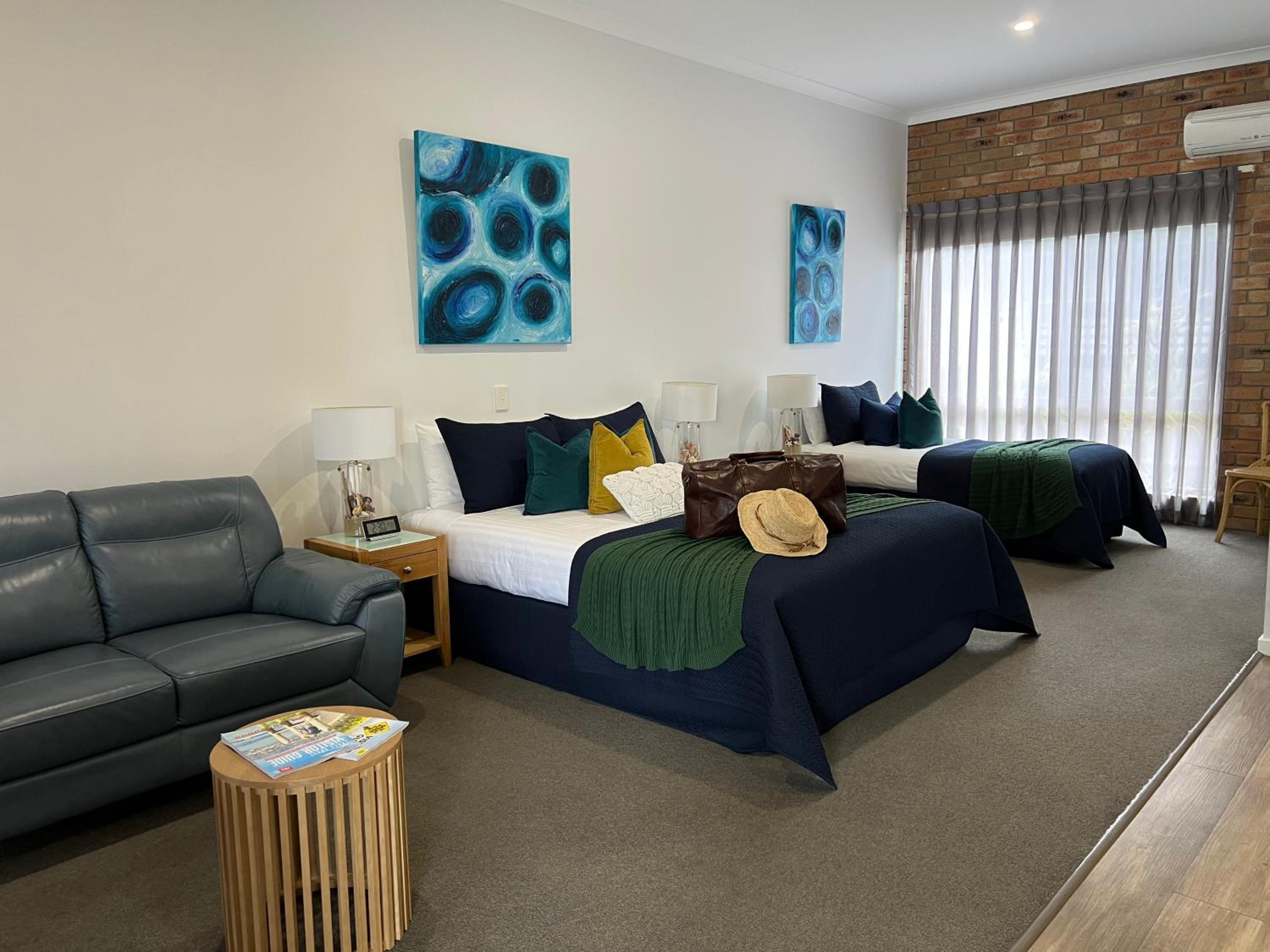 Deluxe Double or Twin Room photo 2