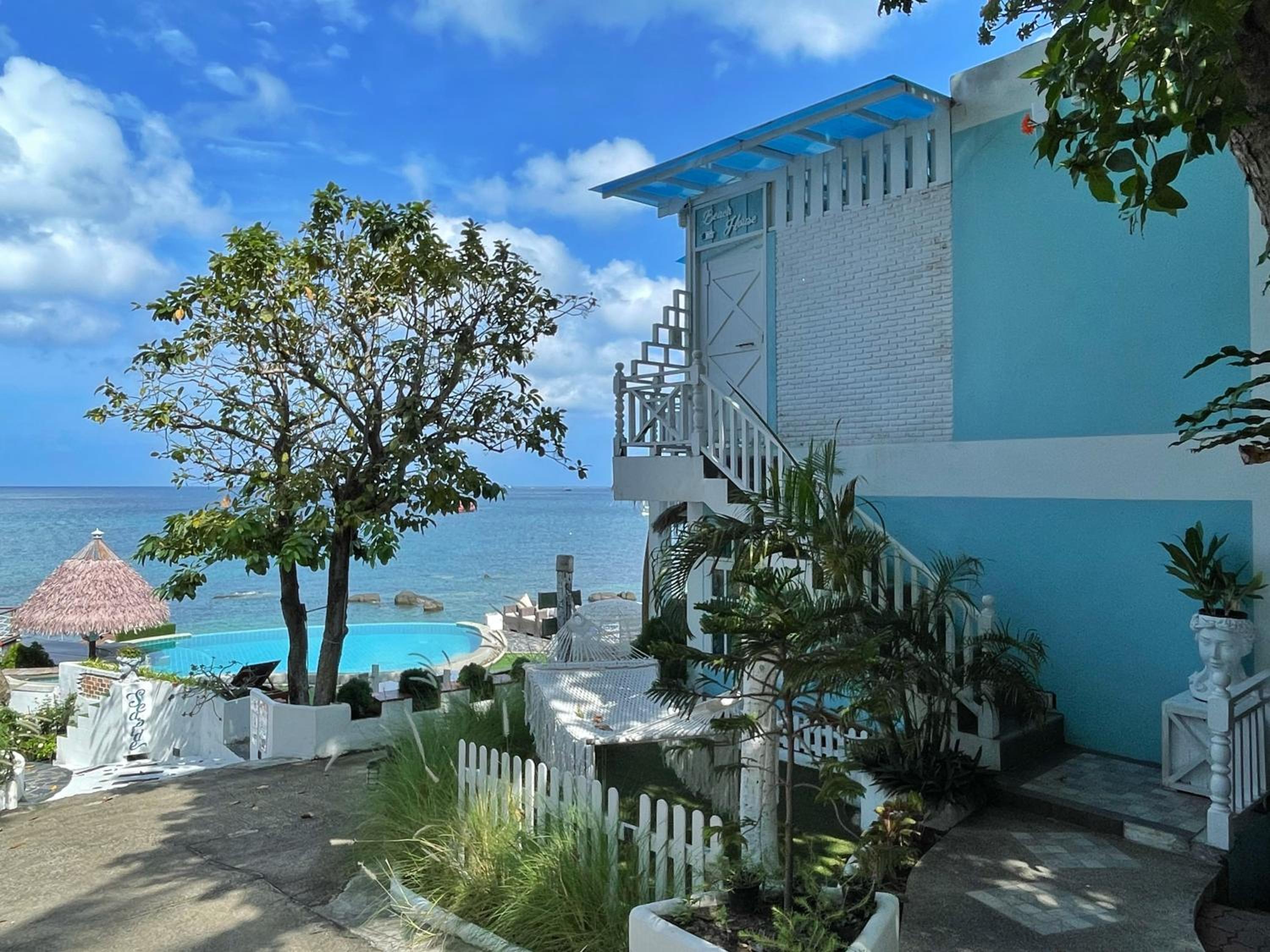 Honeymoon Suite with Sea View photo 2